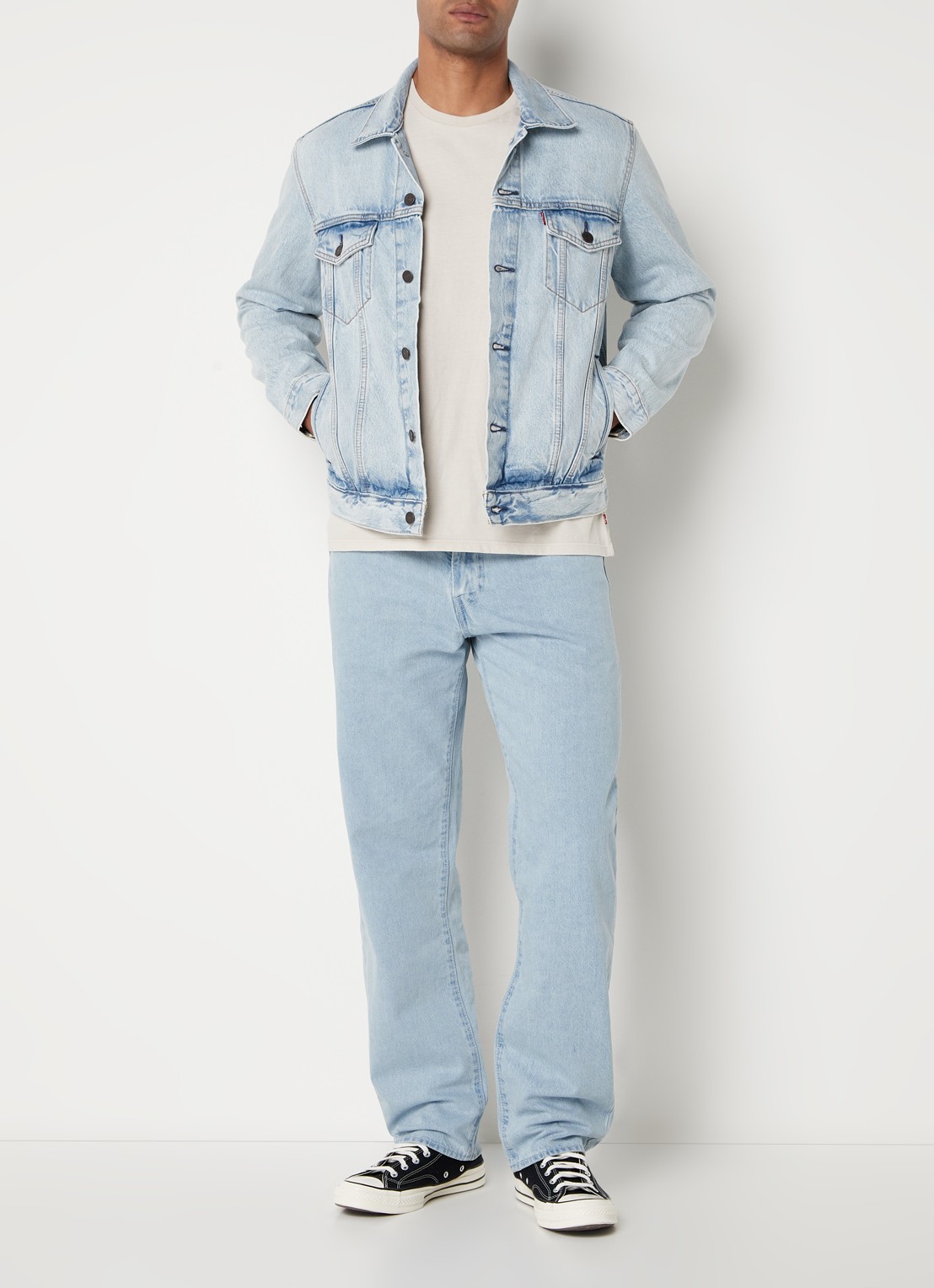 Levi's The Trucker spijkerjas met steekzakken - voorkant 3 lichtblauw
