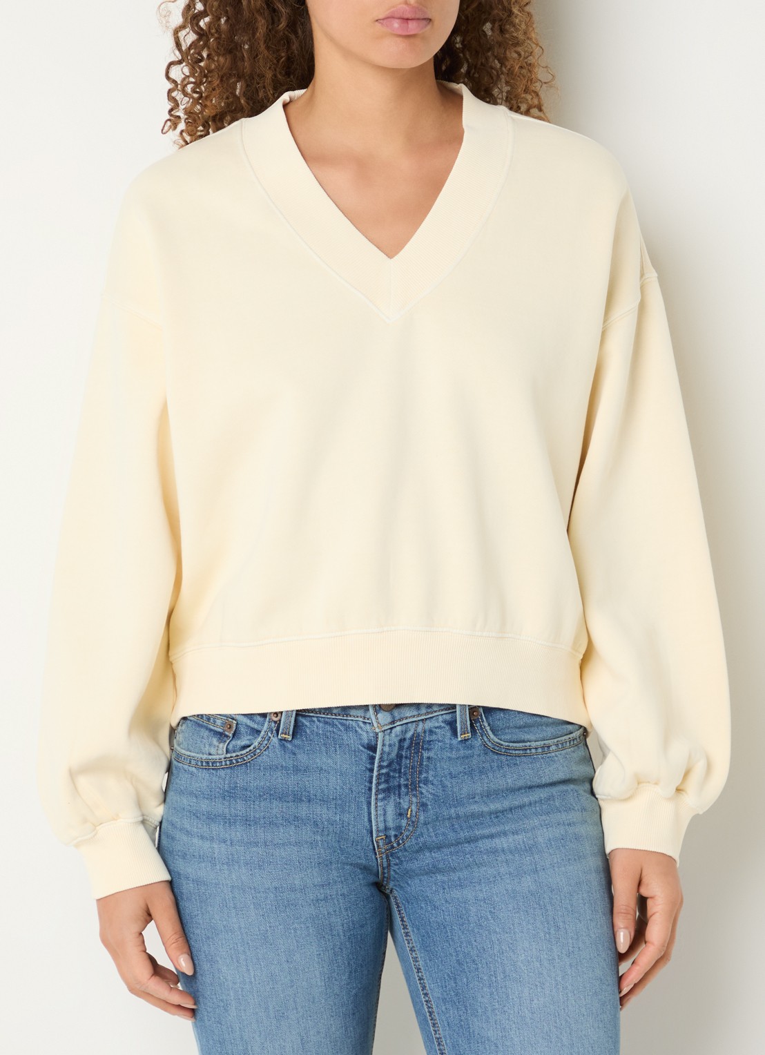 Levi's Vintage cropped sweater met V-hals - detail 2 lichtgeel