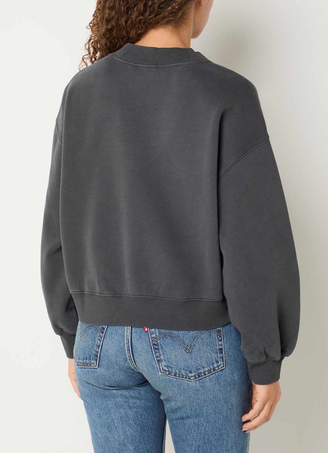 Levi's Vintage cropped sweater met V-hals - achterkant antraciet