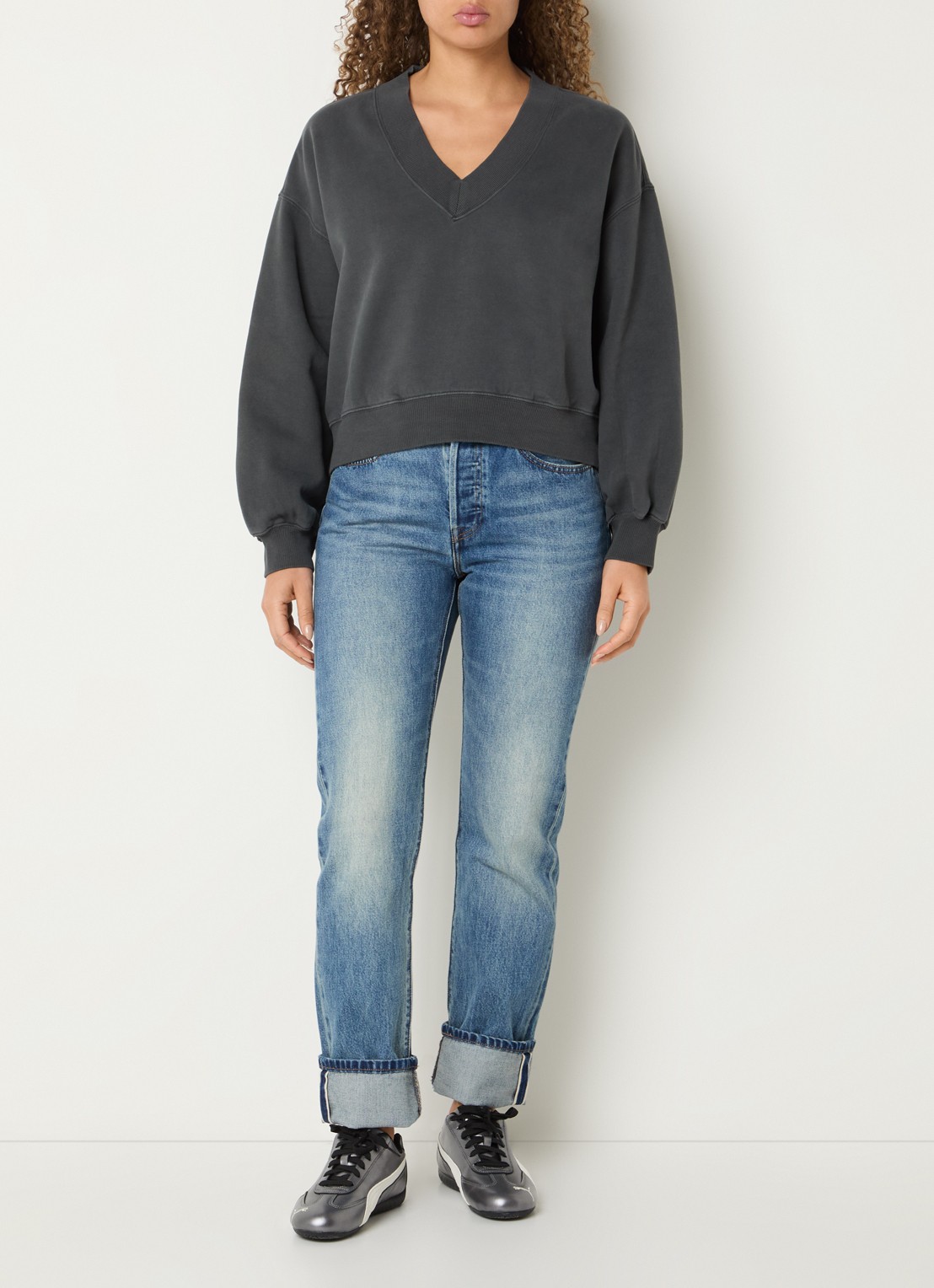 Levi's Vintage cropped sweater met V-hals - voorkant 3 antraciet