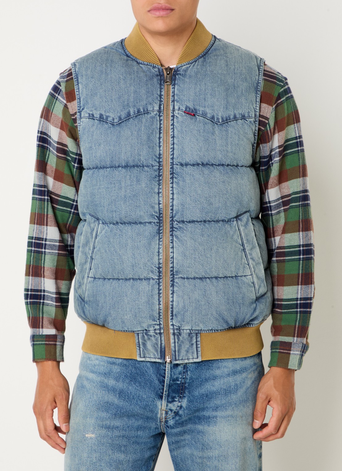 Levi's Western bodywarmer van denim met donsvulling - detail indigo