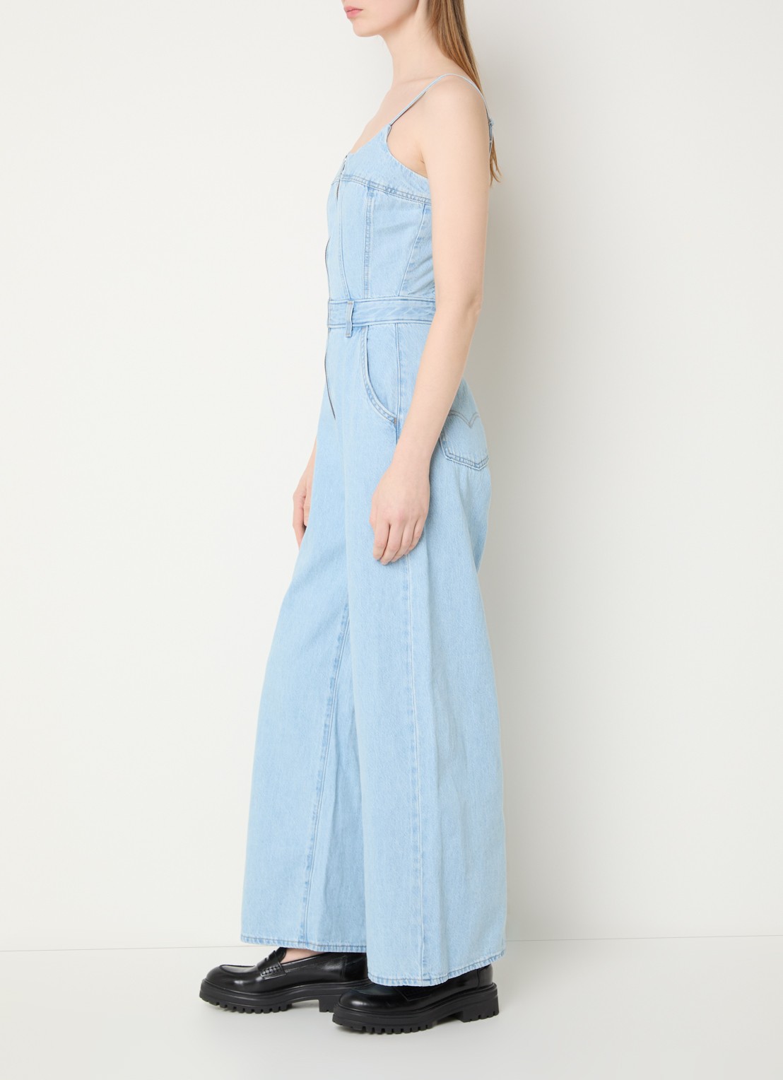 Levi's Wide fit jumpsuit van denim met steekzakken - voorkant 2 lichtblauw
