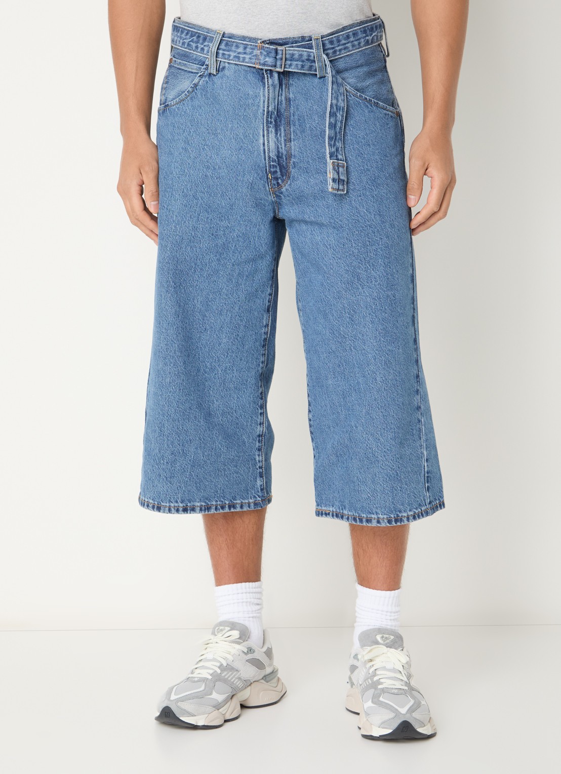 Levi's Wide fit korte broek van denim met medium wassing en ceintuur - detail 2 indigo