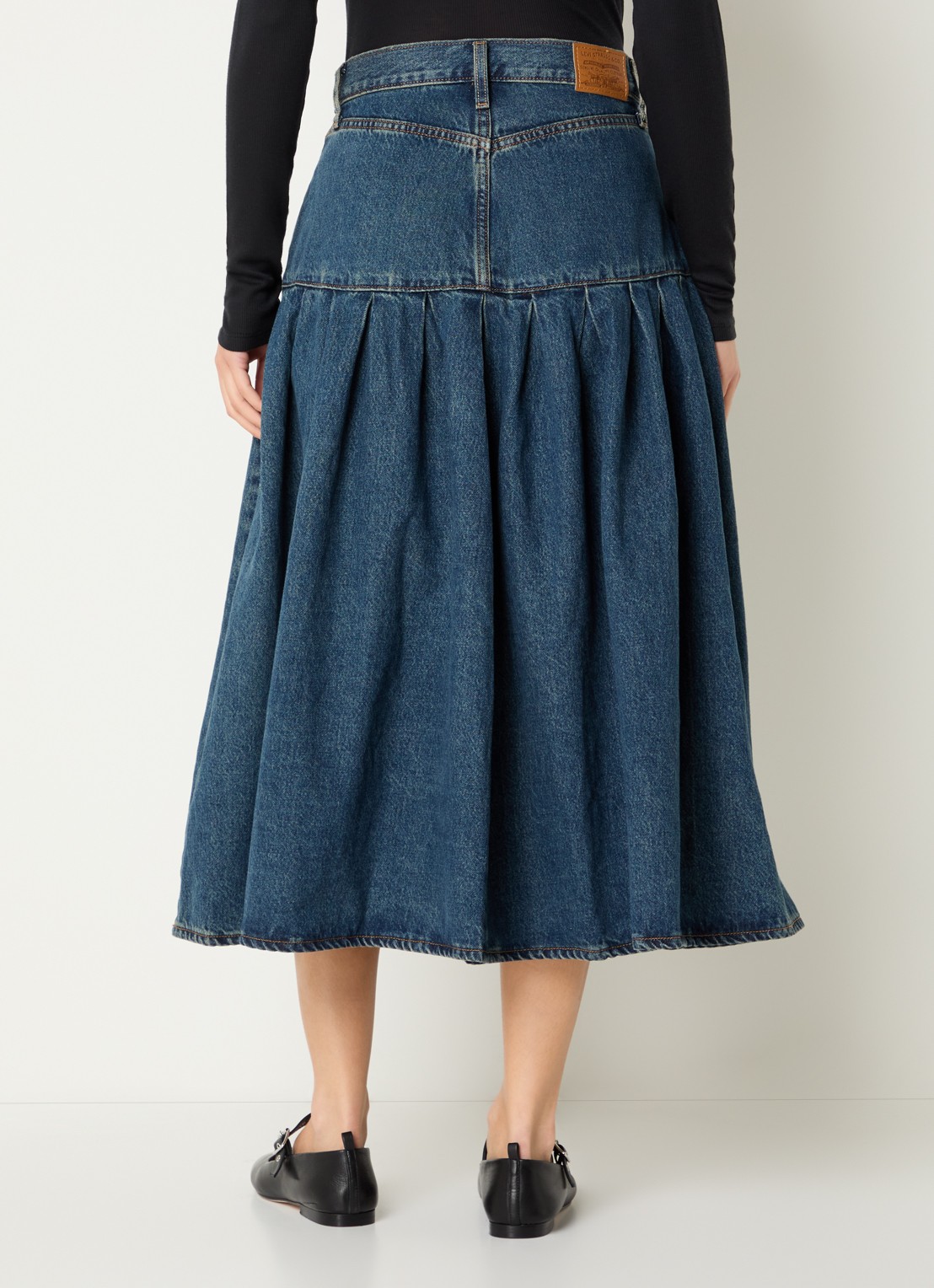 Levi's Yoked midi spijkerrok met plooidetail - achterkant 2 indigo