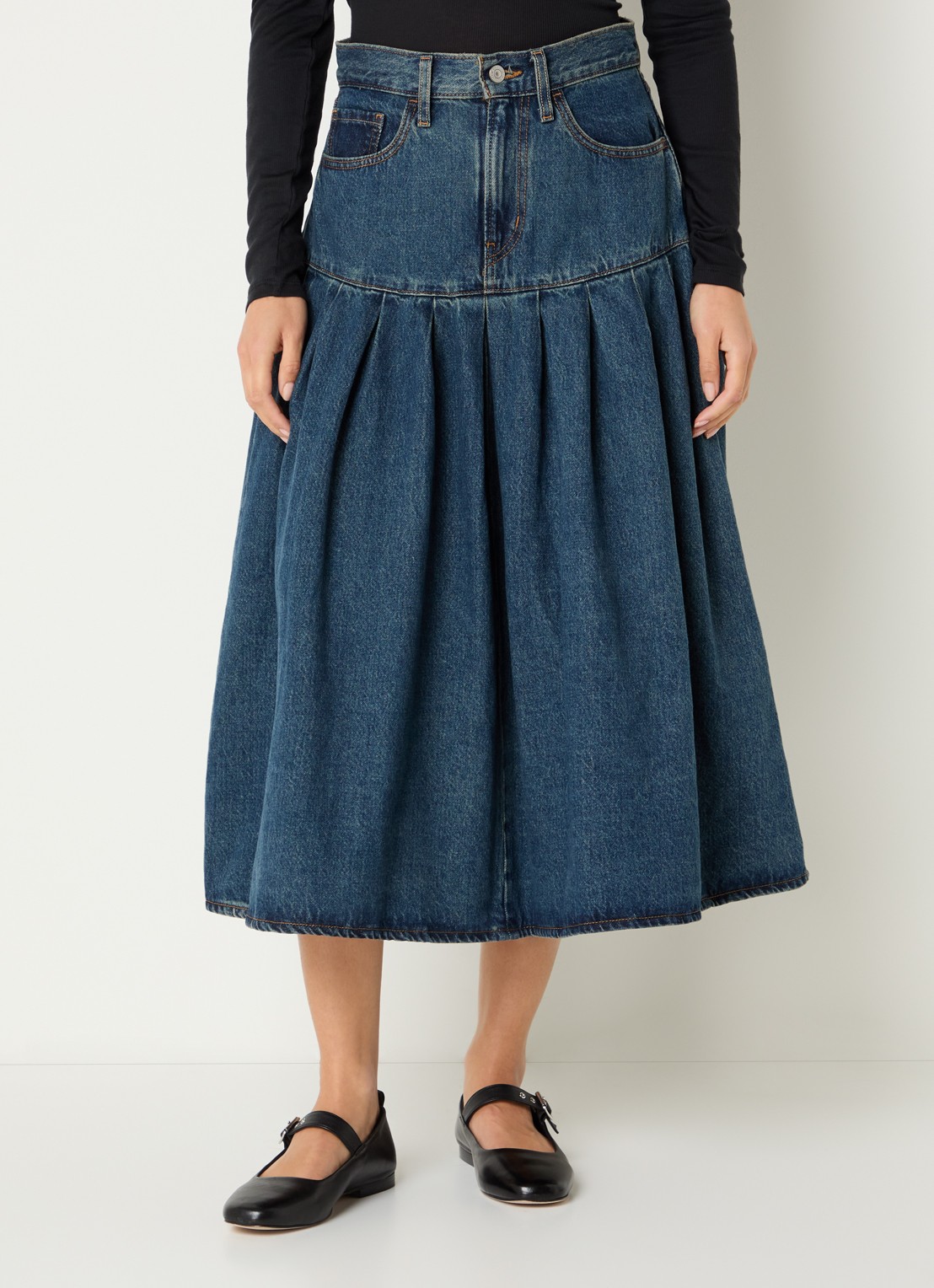 Levi's Yoked midi spijkerrok met plooidetail - detail indigo