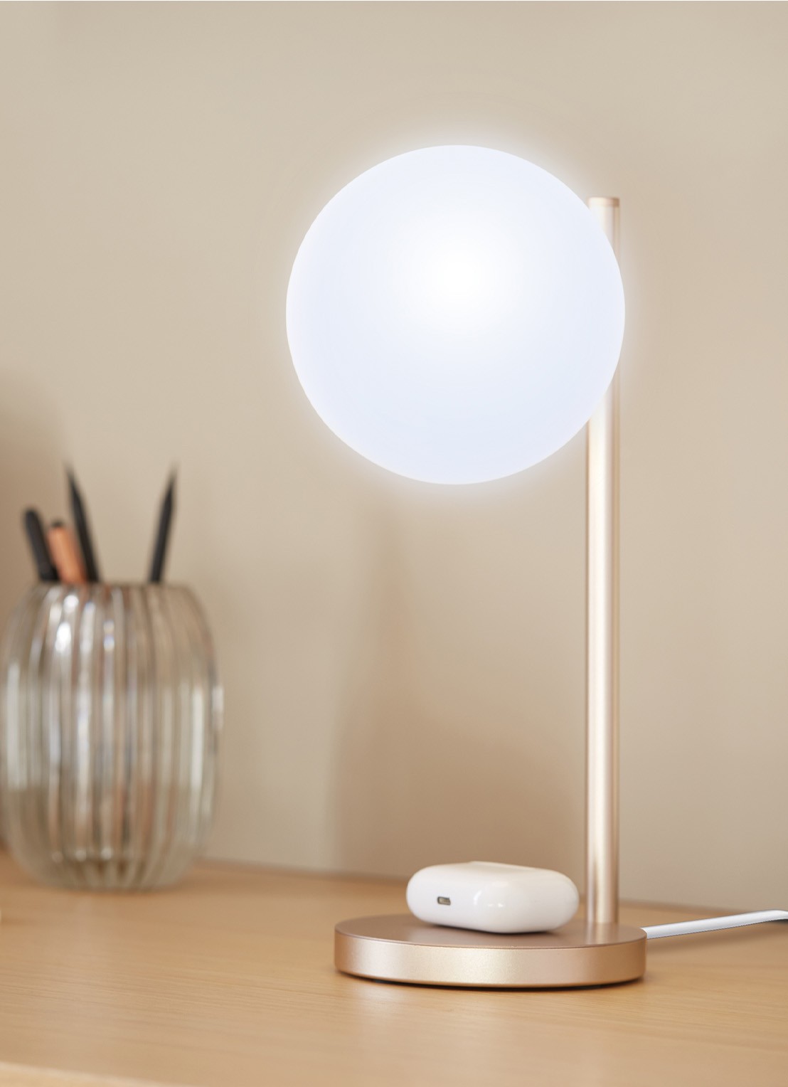 Lexon Bubble tafellamp met oplaadfunctie 30 cm - detail 5 goud
