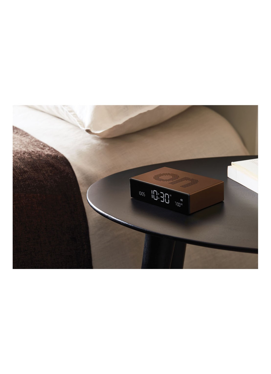 Lexon Flip Premium digitale wekker - detail 7 brons