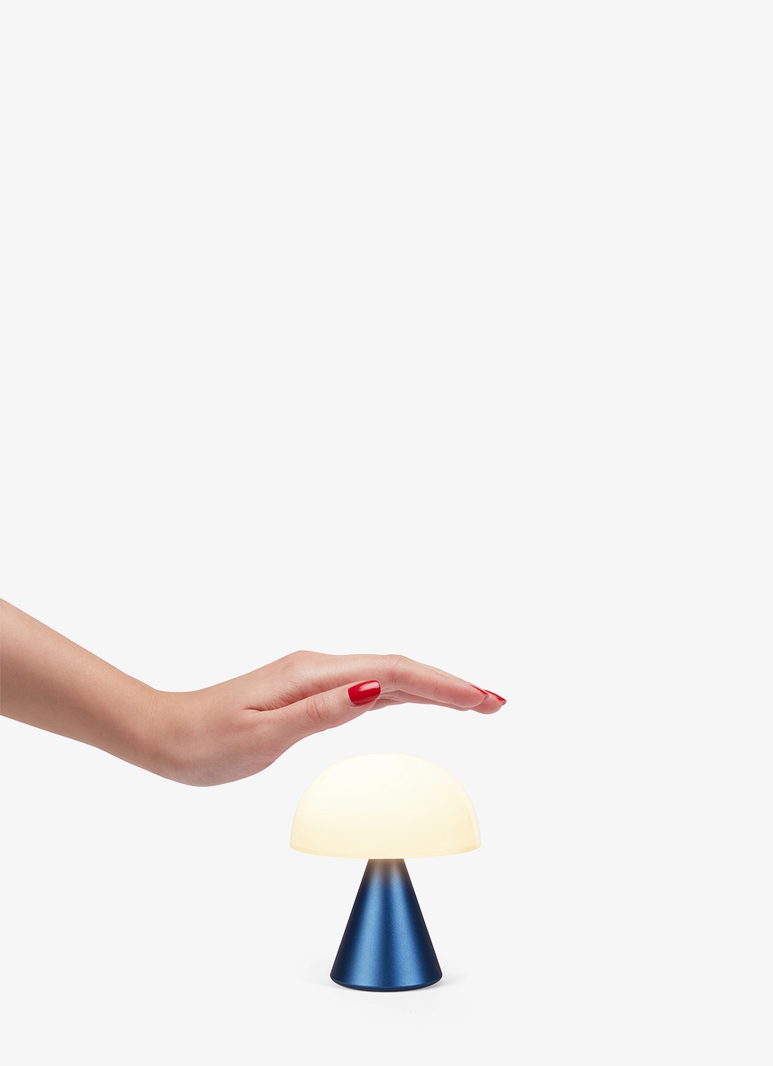 Lexon Mina M tafellamp Ø9,2 cm - voorkant 3 donkerblauw