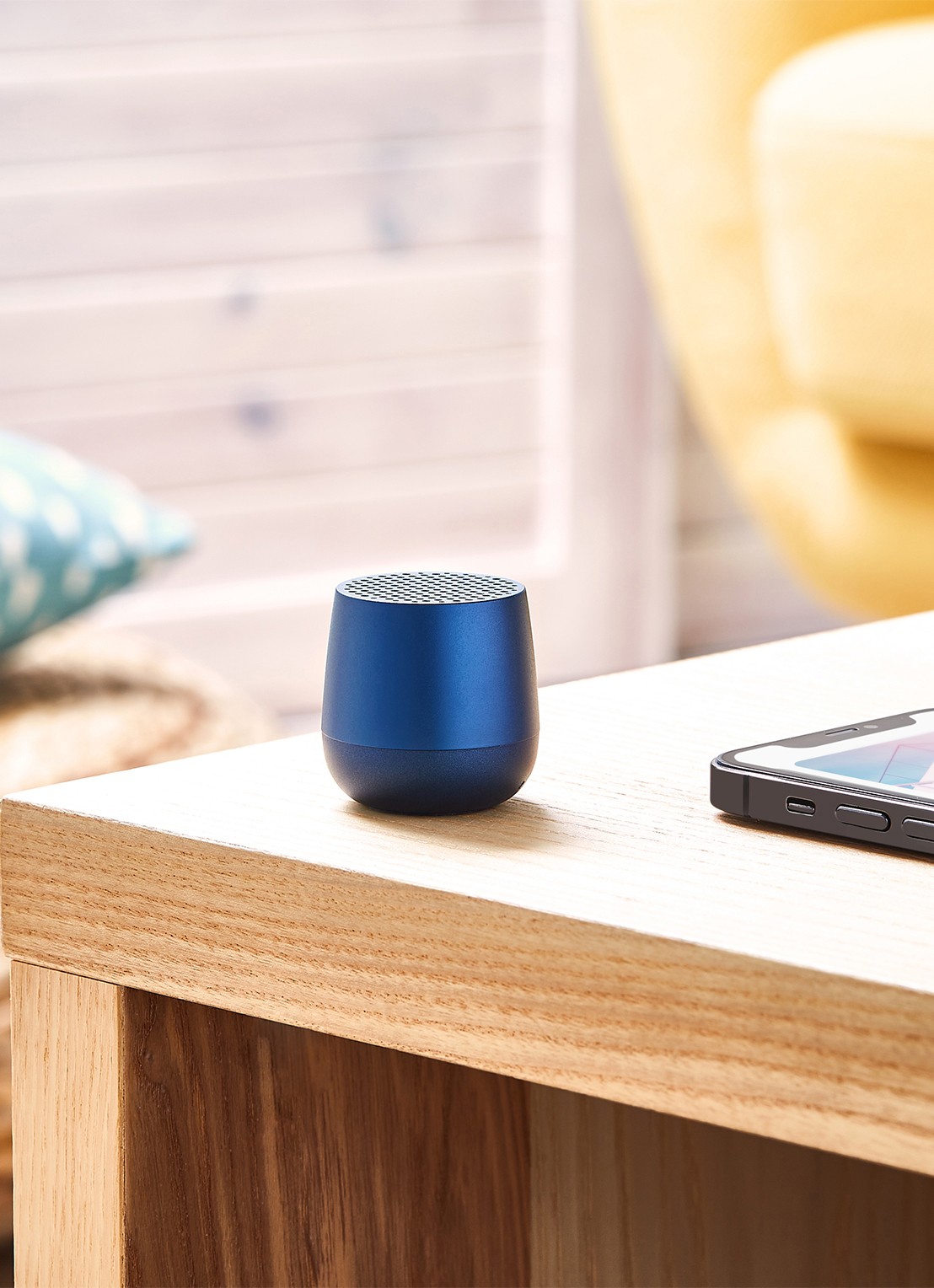 Lexon Mino+ draadloze bluetooth speaker - detail 4 donkerblauw