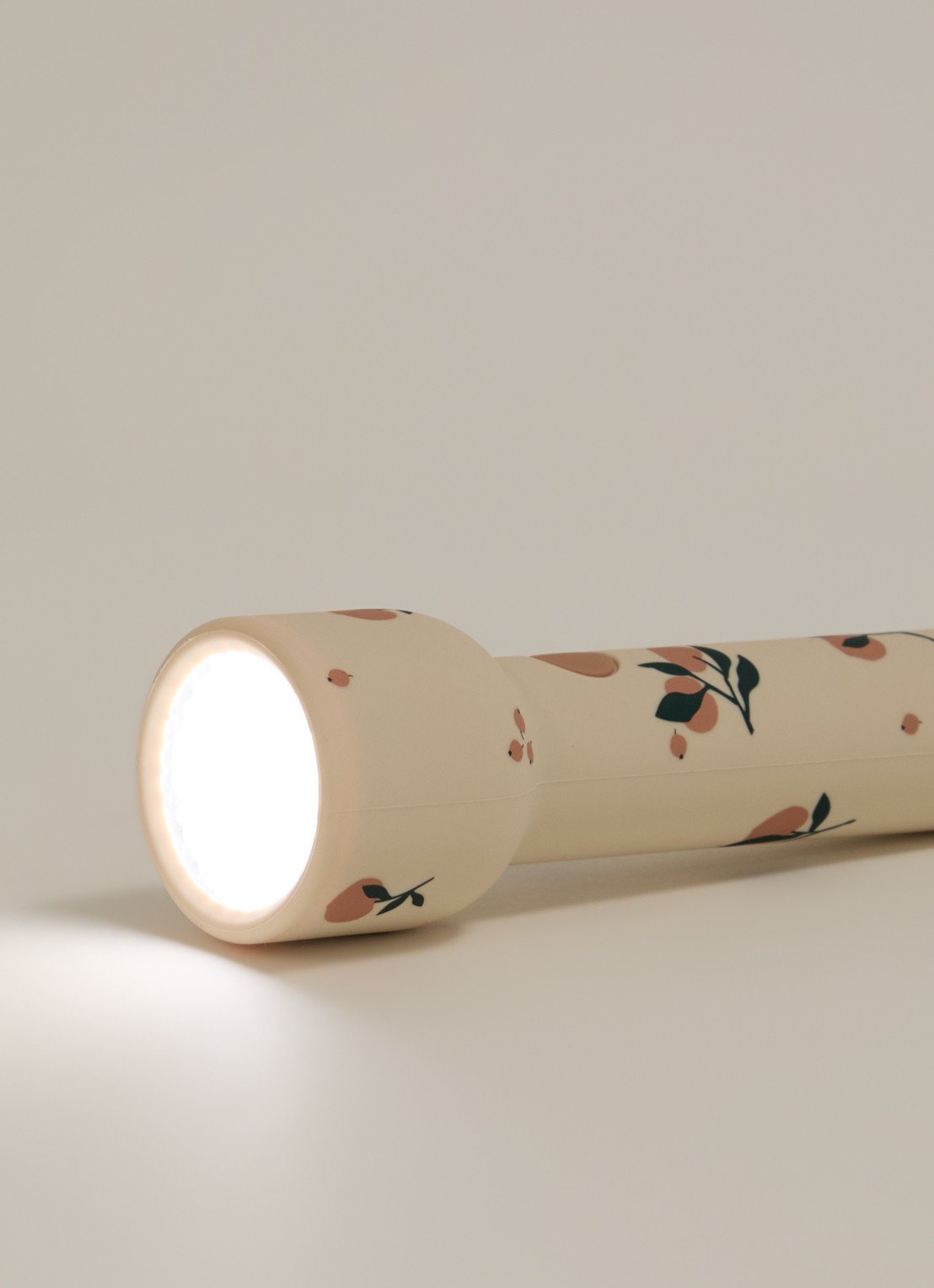 Liewood Gry zaklamp - voorkant 2 abrikoos