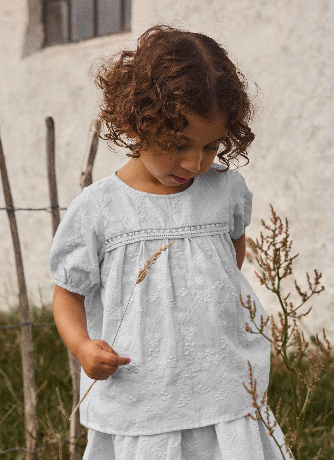 Lil 'Atelier NMFJiva top met bloemborduring - voorkant 3 lichtblauw