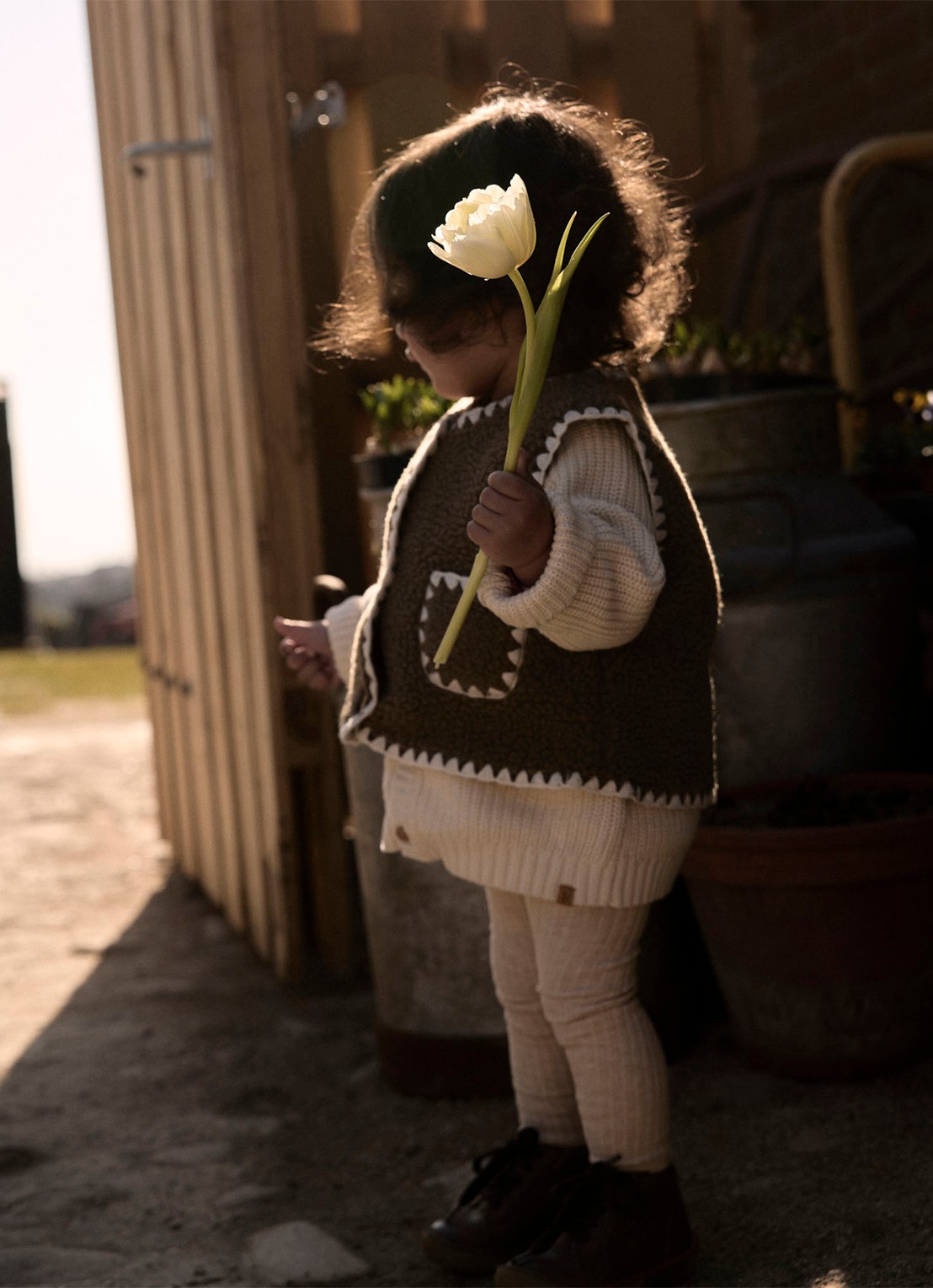 Lil 'Atelier NMFLayo bodywarmer van teddy - voorkant 4 lichtbruin