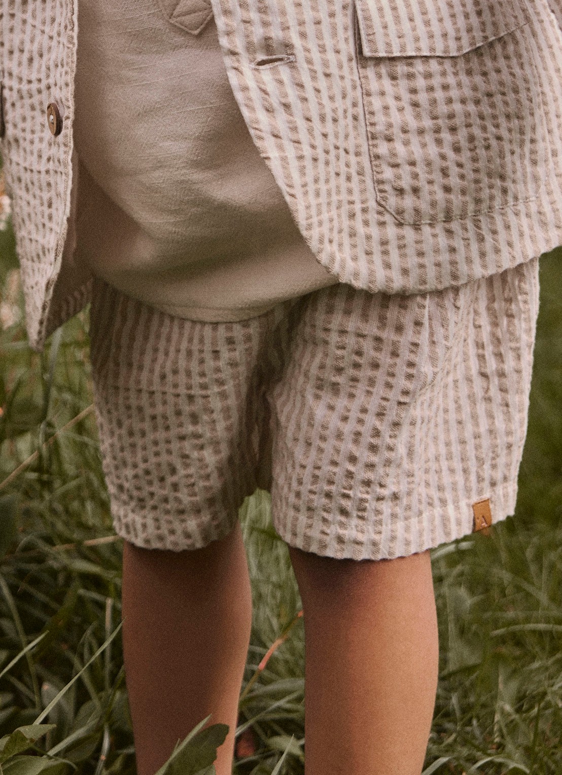 Lil 'Atelier NMMFausto loose fit korte broek - voorkant 3 beige