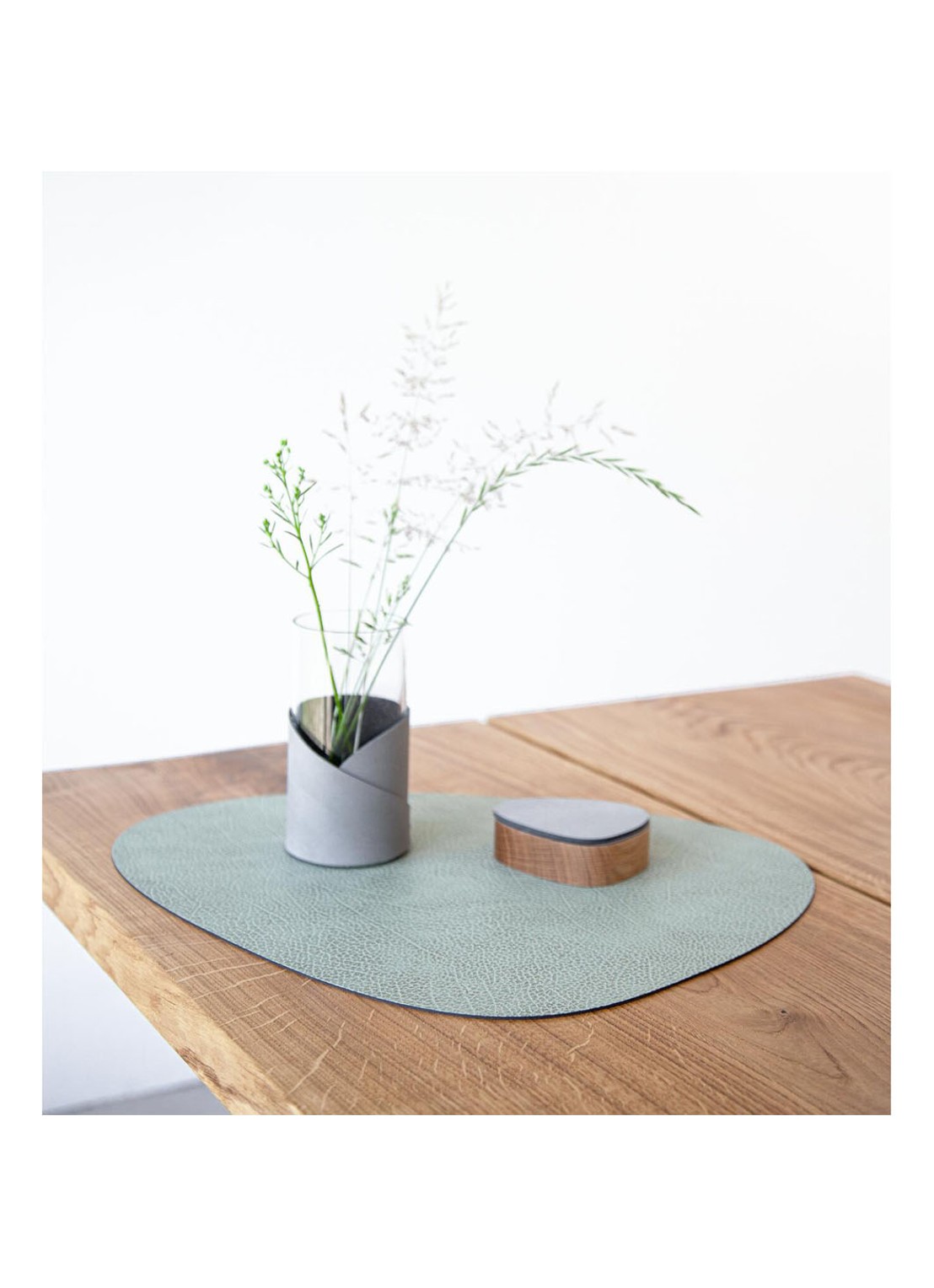 LIND DNA Curve placemat 37 x 44 cm - achterkant 4 lichtgroen