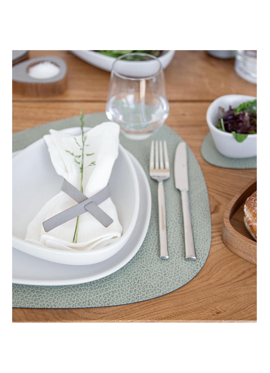 LIND DNA Curve placemat 37 x 44 cm - detail 3 lichtgroen