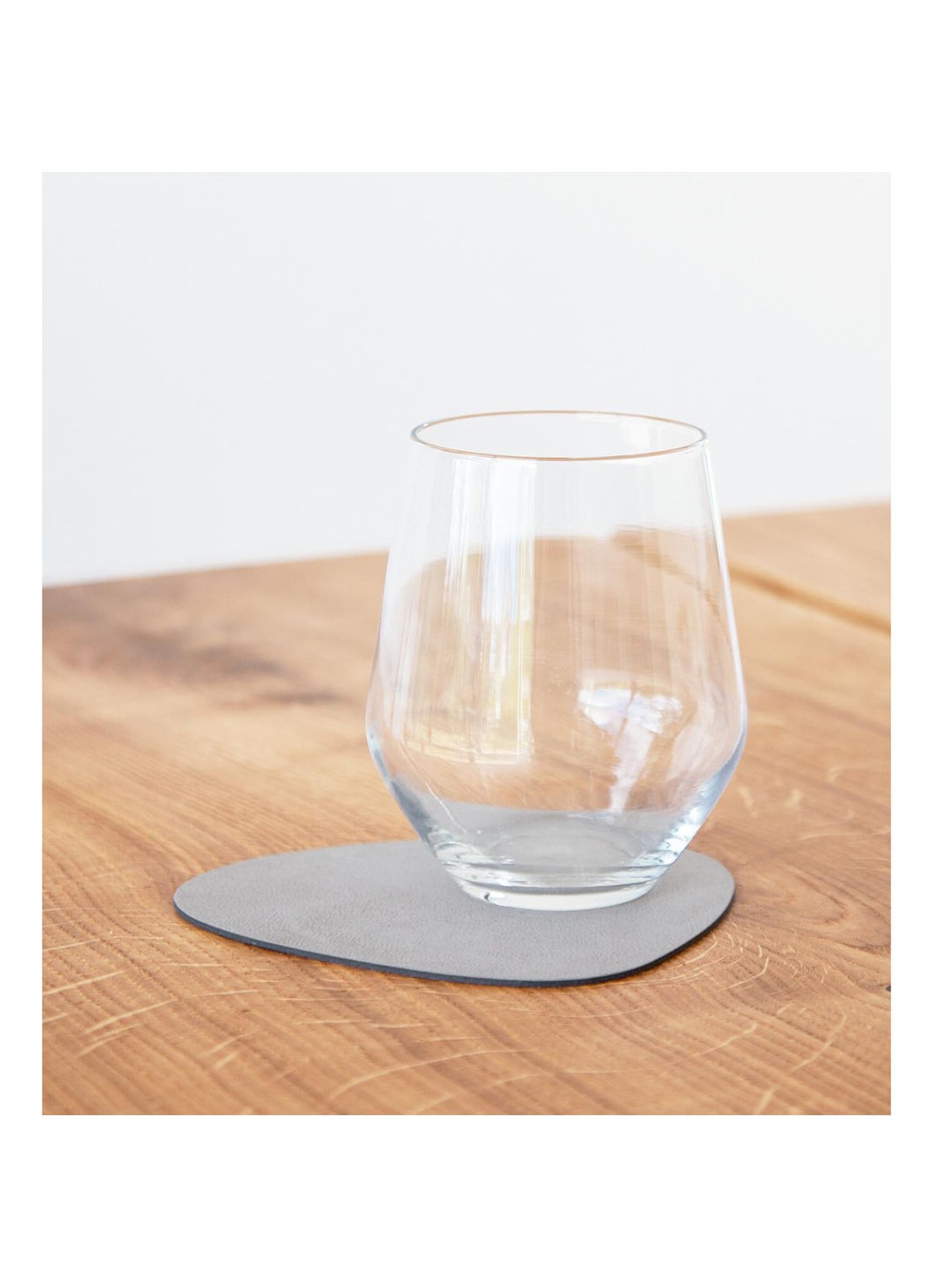 LIND DNA Giftset Curve L placemat en onderzetter van  leer set van 8  - detail 5 lichtgrijs