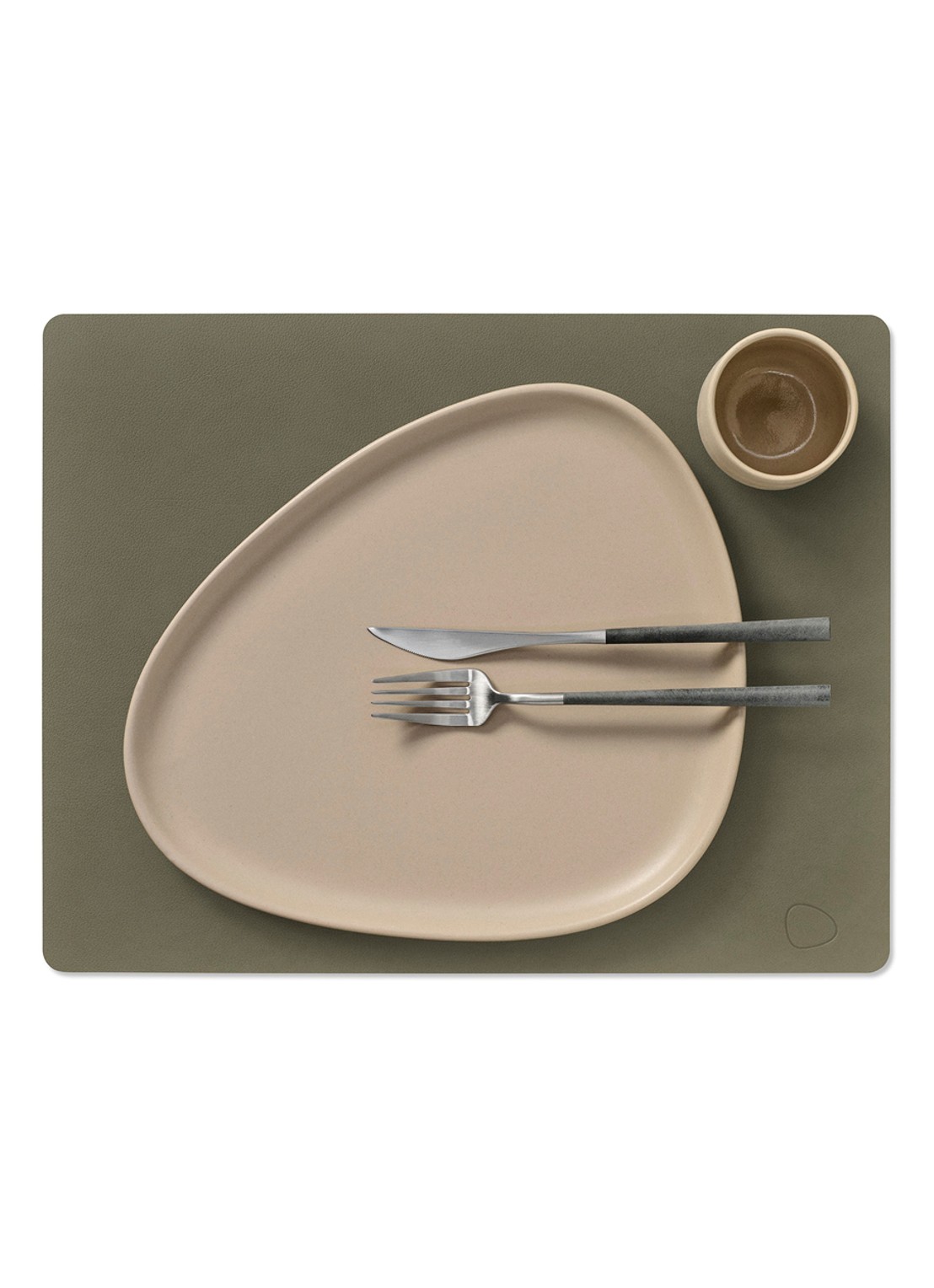 LIND DNA Nupo placemat 35 x 45 cm - voorkant 2 legergroen