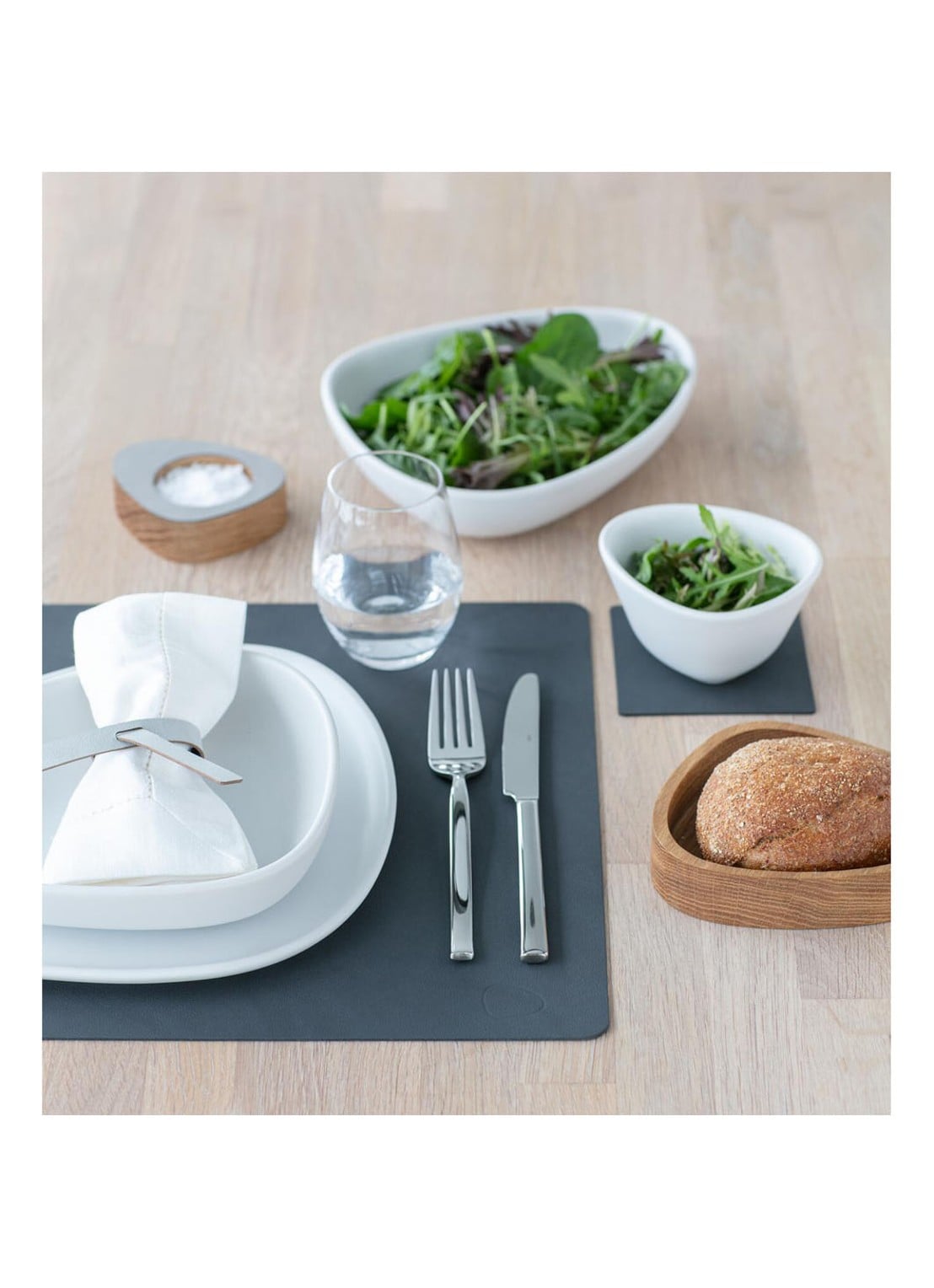 LIND DNA Table Mat placemat van leer 35 x 45 cm - detail 4 antraciet