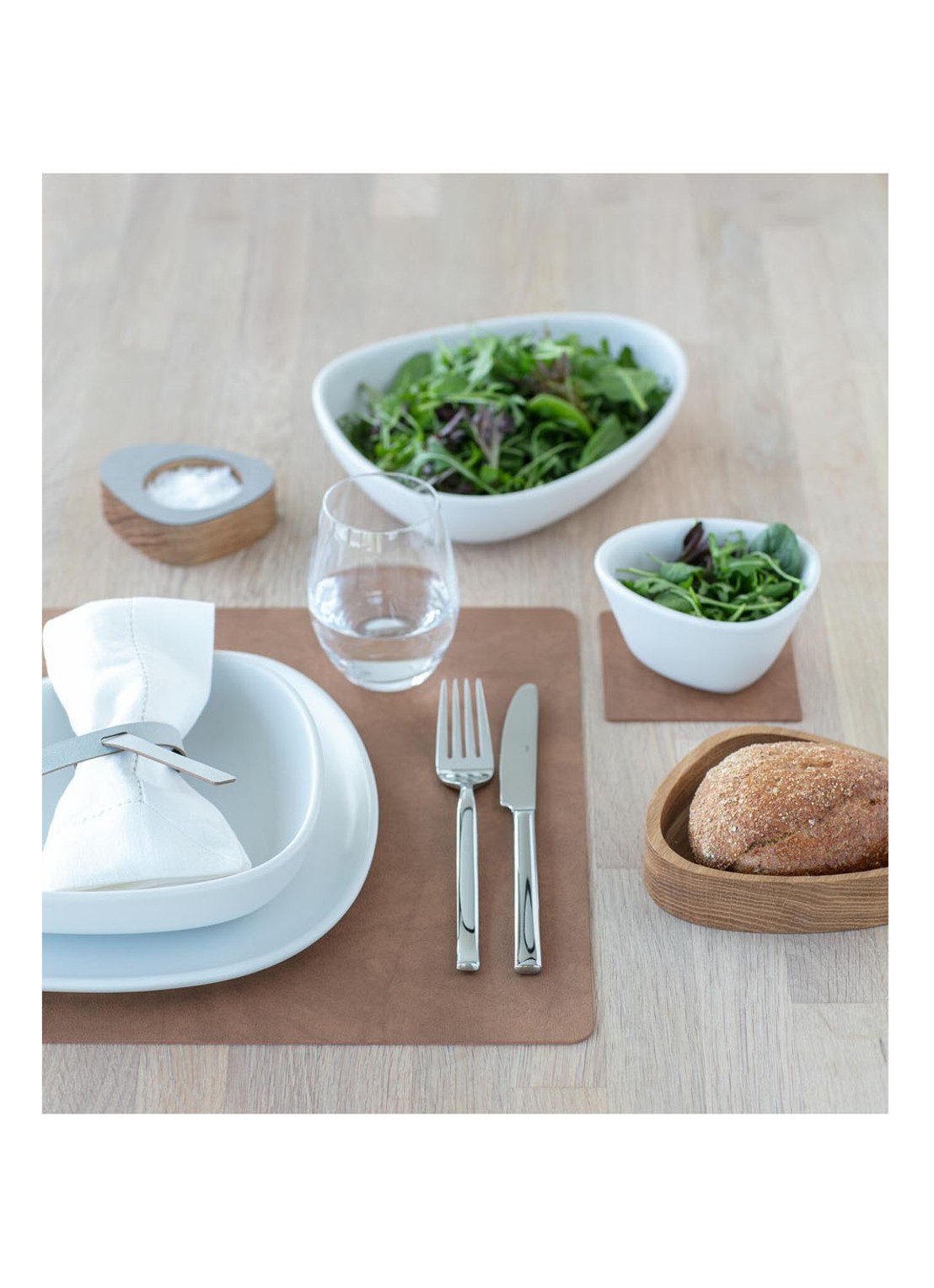 LIND DNA Table Mat placemat van leer 35 x 45 cm - detail 2 bruin
