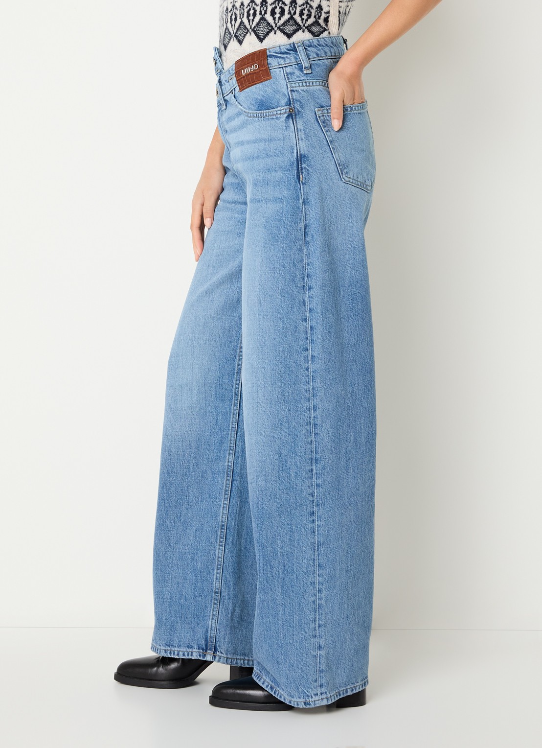 Liu Jo High waist loose fit jeans met asymmetrisch detail - detail 4 indigo