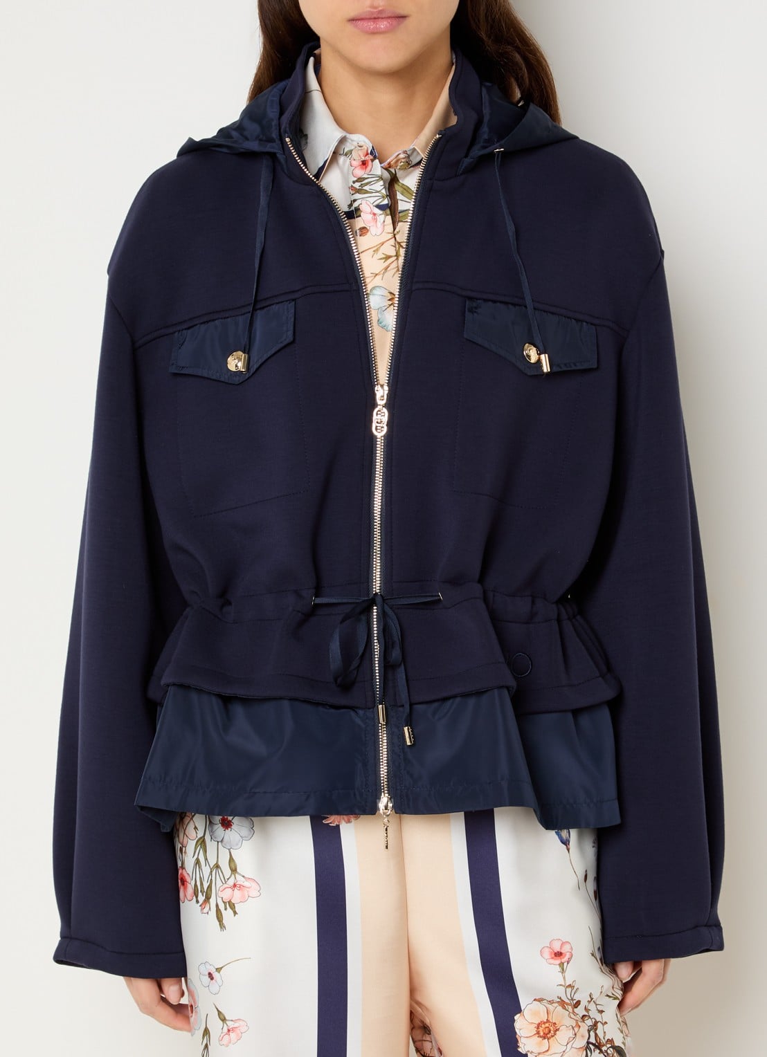 Liu Jo Jack met capuchon en klepzakken - detail donkerblauw