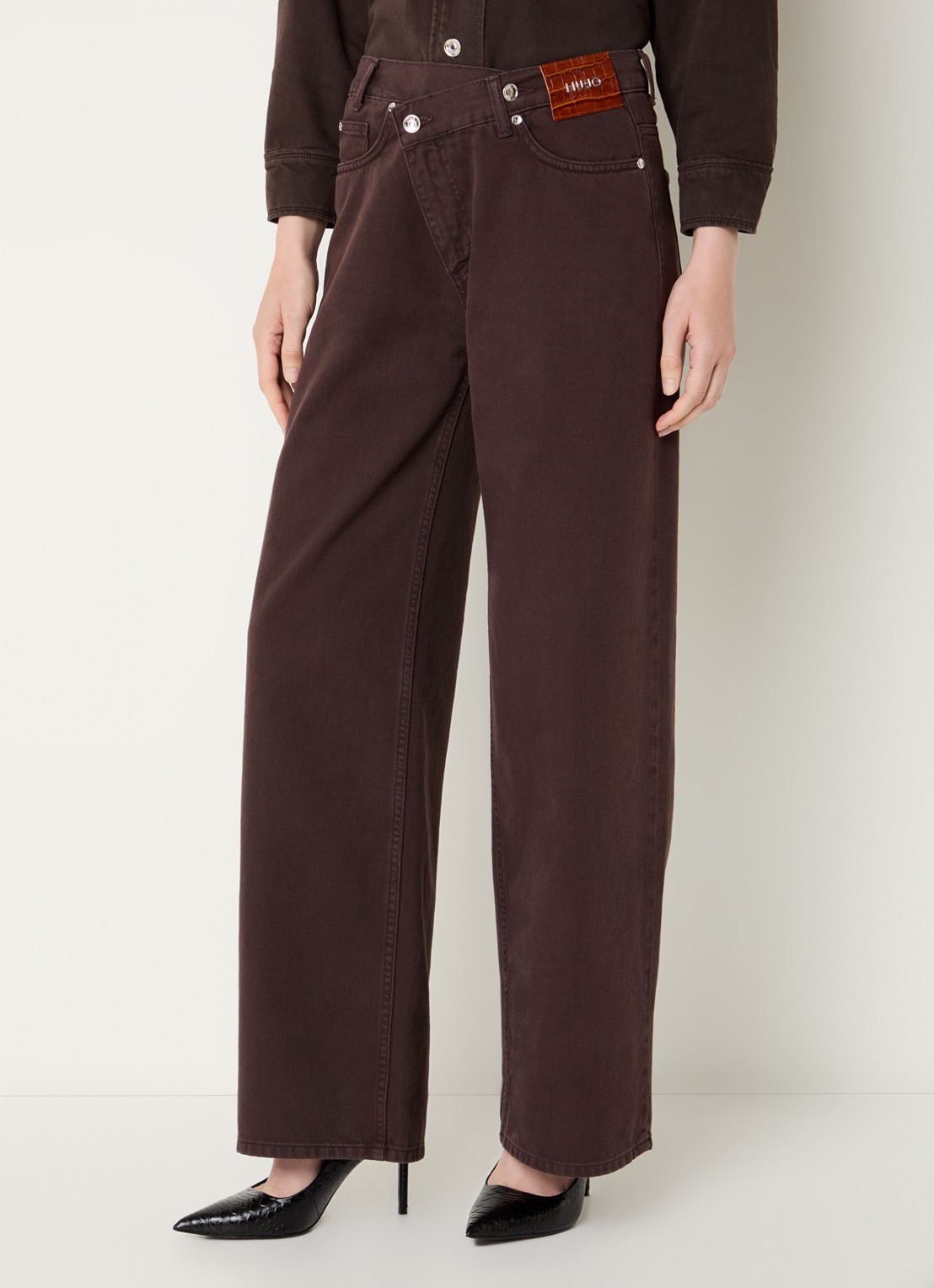Liu Jo Low waist straight fit jeans met gekleurde wassing - detail donkerbruin