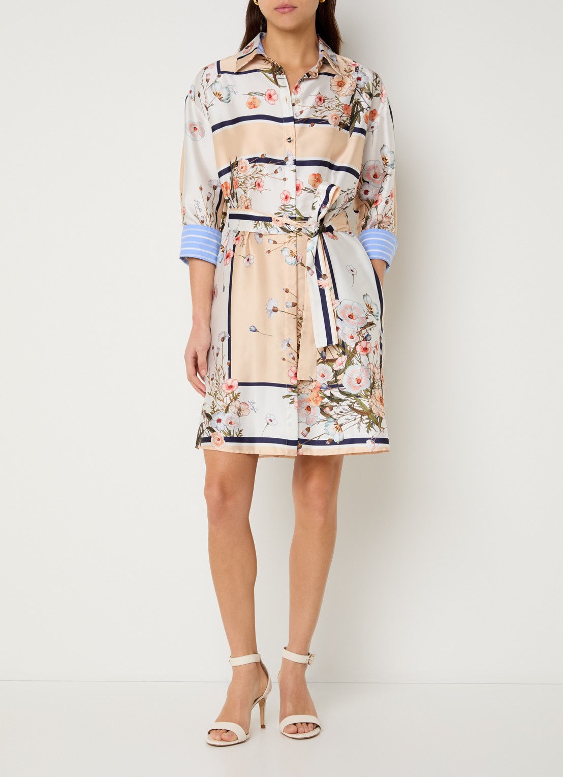 Liu Jo Mini blousejurk van satijn met print en strikceintuur - voorkant 2 beige
