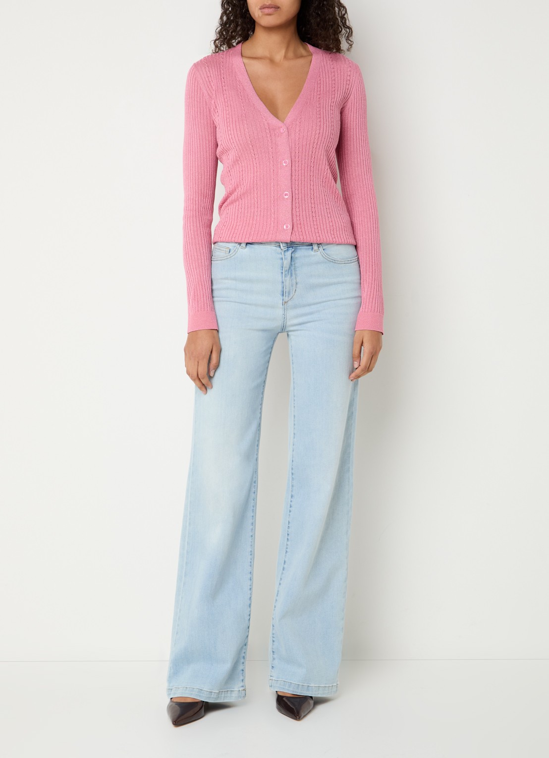 Liu Jo Ribgebreid vest met lurex en V-hals - voorkant 4 koraalroze