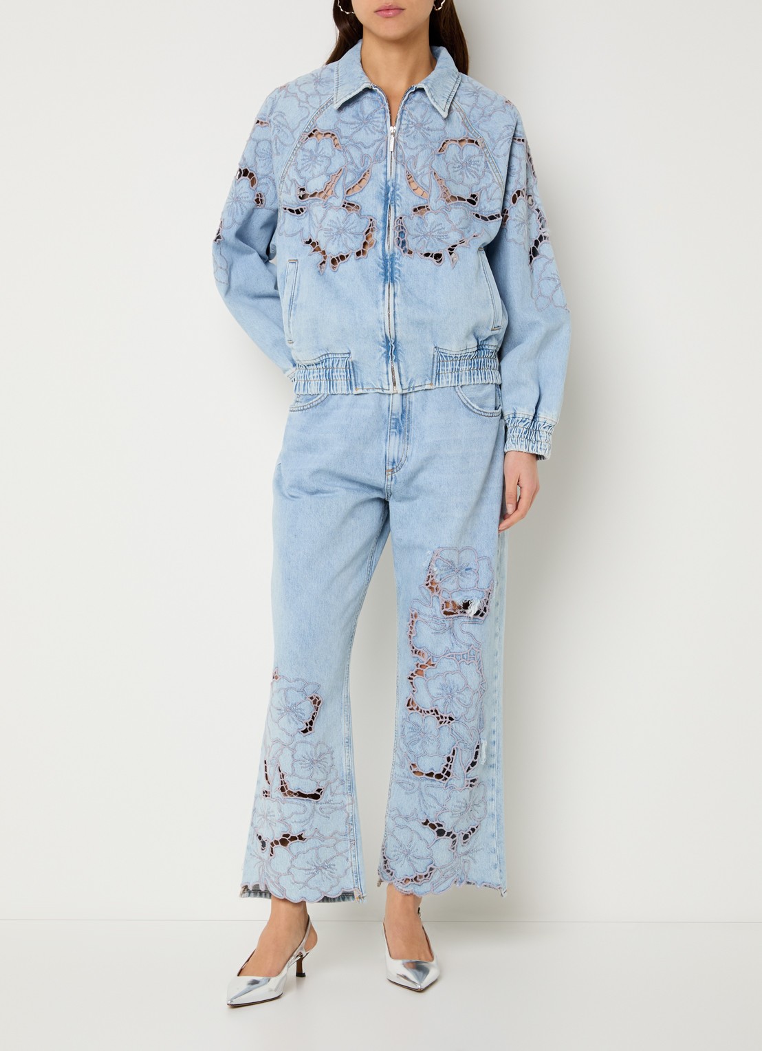 Liu Jo Spijkerjas met broderie en steekzakken - voorkant 3 indigo