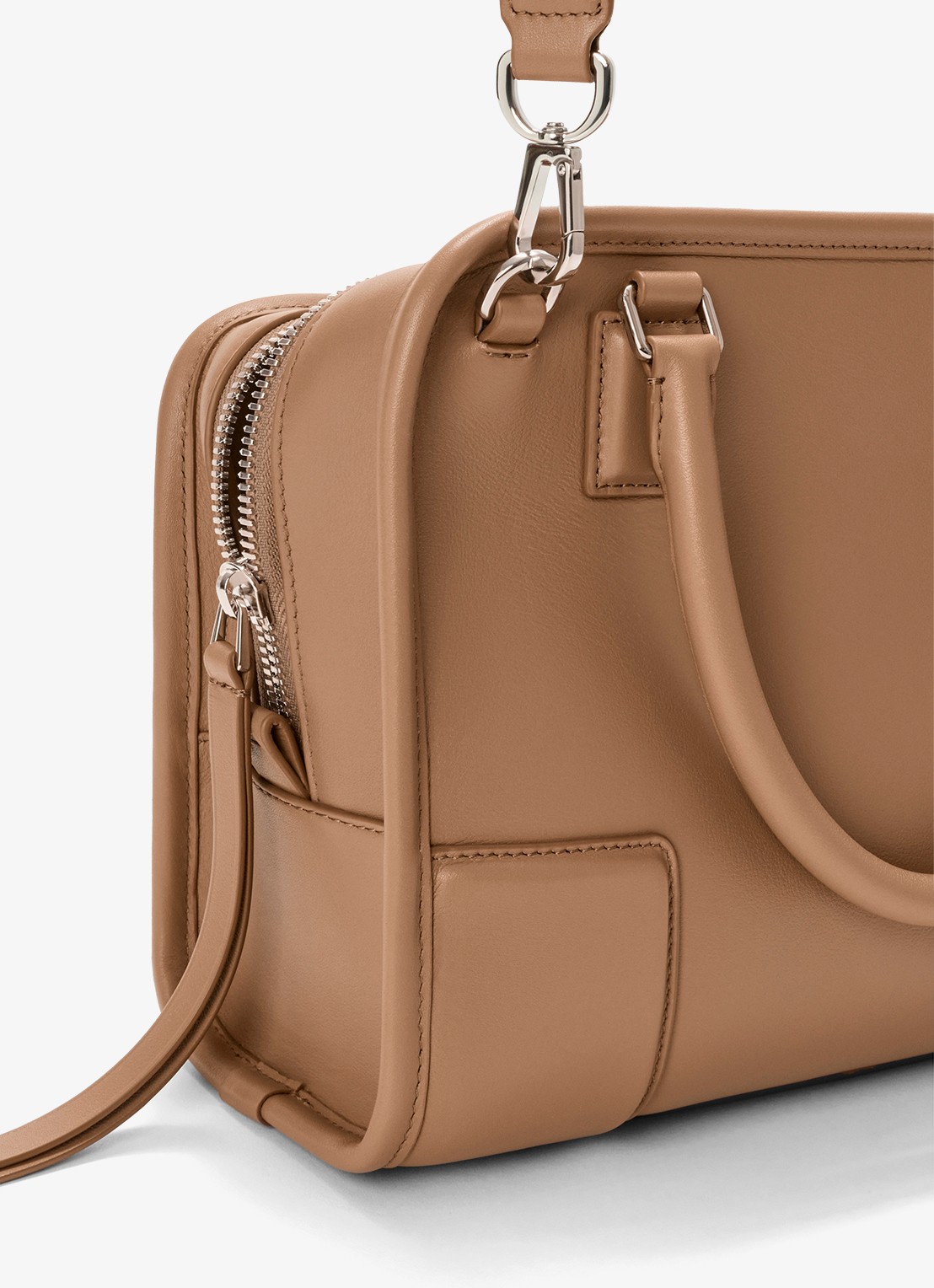 LOEWE Amazona 180 Small schoudertas van kalfsleer - detail 8 bruin