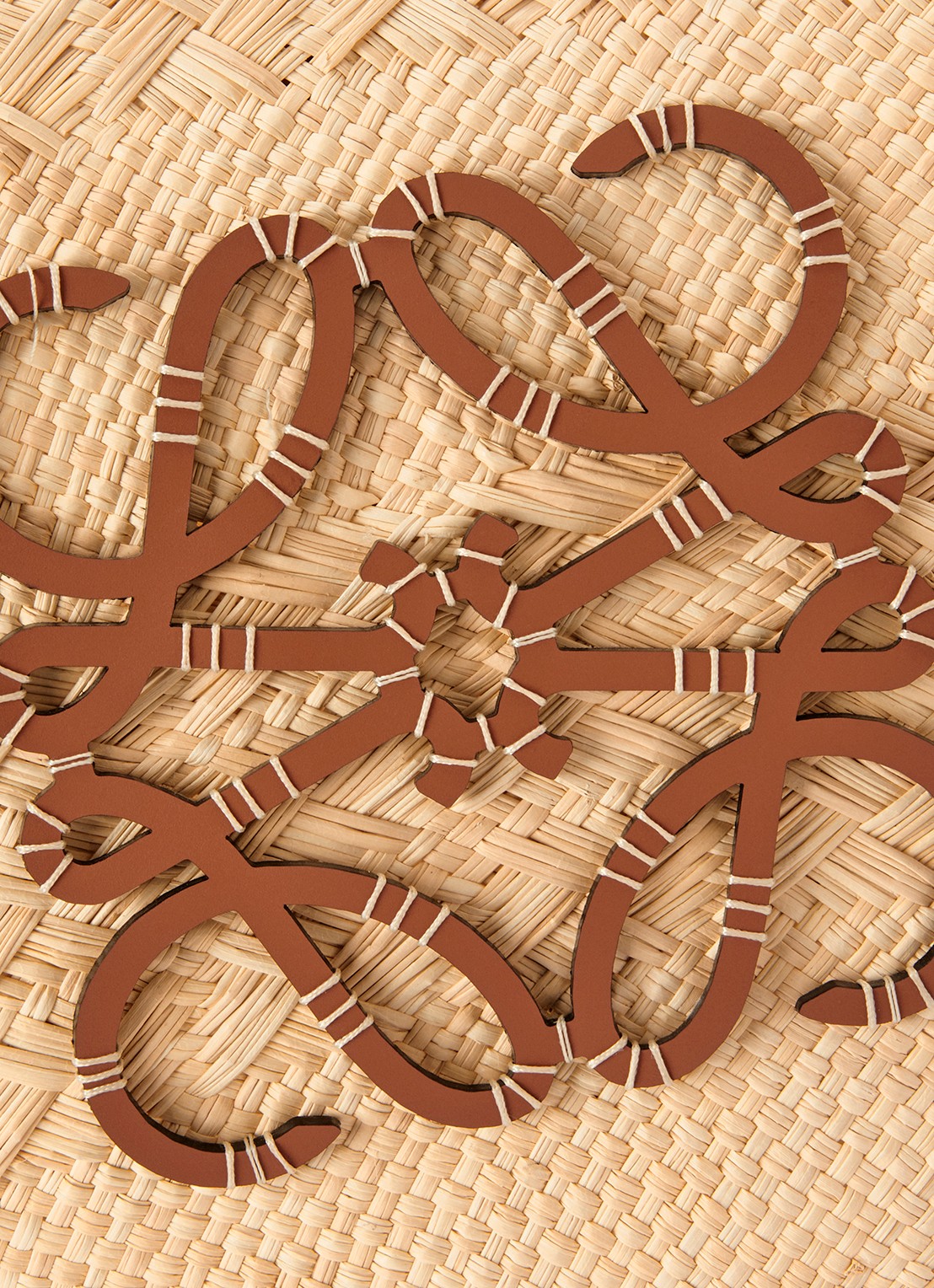 LOEWE Anagram Basket Large shopper met kalfsleren details - detail 2 lichtbruin