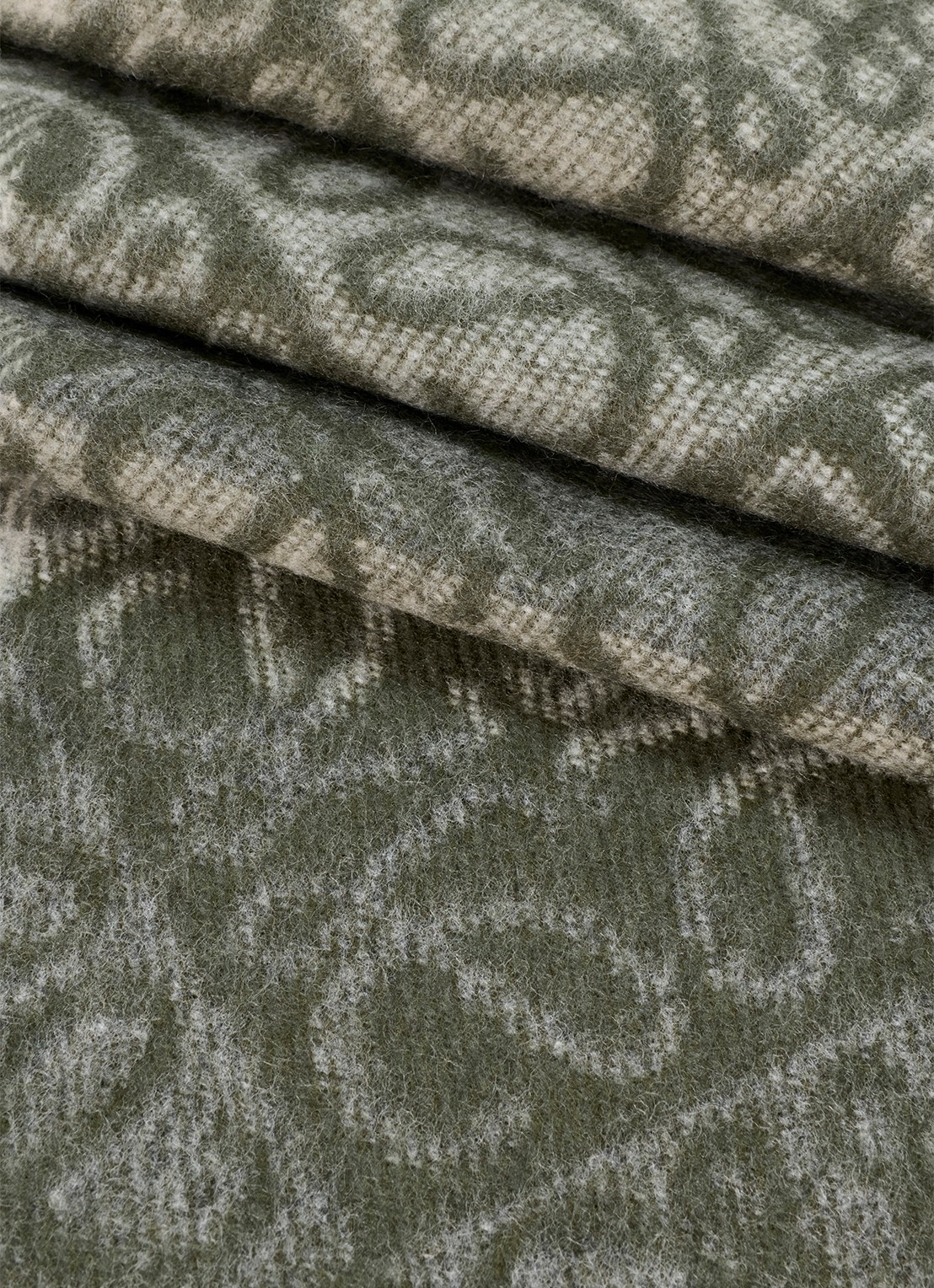 LOEWE Anagram fijngebreide sjaal in kasjmierblend met logo 180 x 38 cm - detail groen