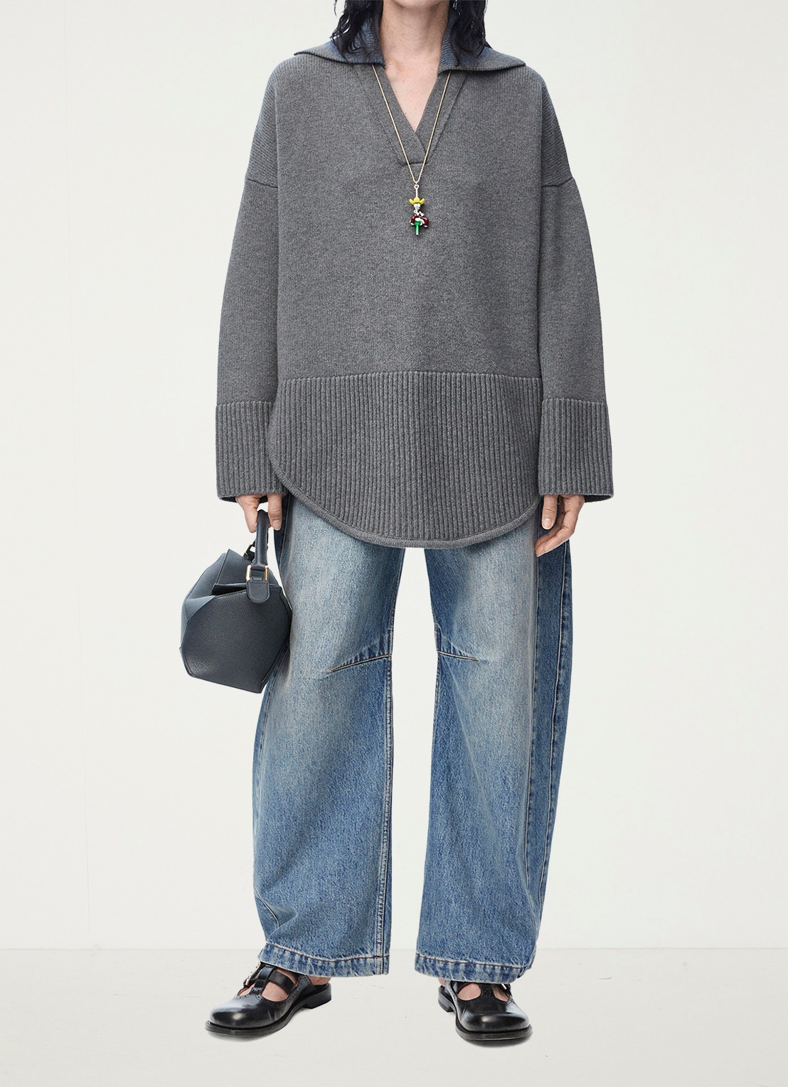 LOEWE Anagram high waist loose fit jeans met medium wassing - voorkant 5 indigo