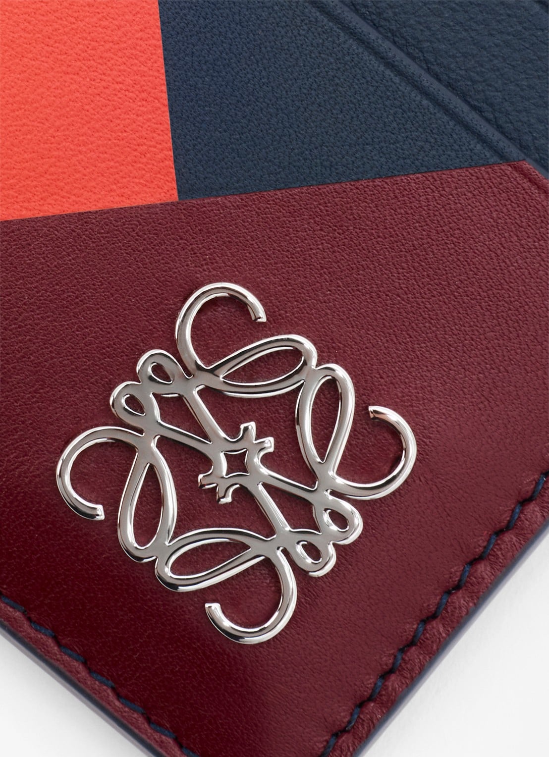 LOEWE Anagram pasjeshouder van kalfsleer - detail 4 donkerblauw