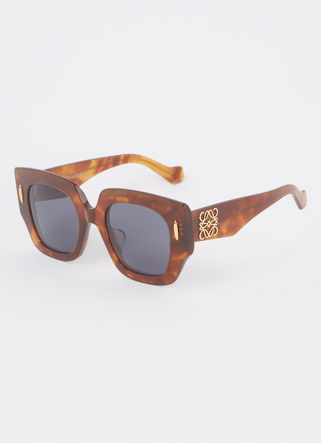 LOEWE Anagram zonnebril LW40129U - voorkant 4 hazelnootbruin