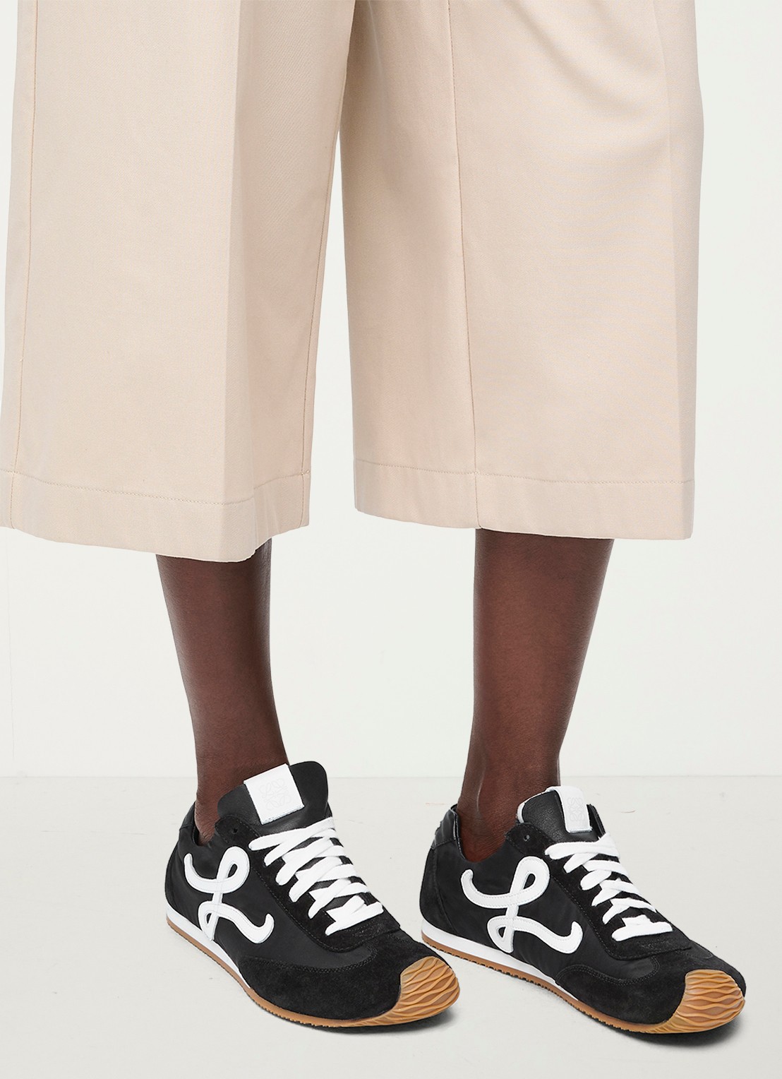 LOEWE Ballet Runner 2.0 sneaker met kalfsleren details - voorkant 5 zwart