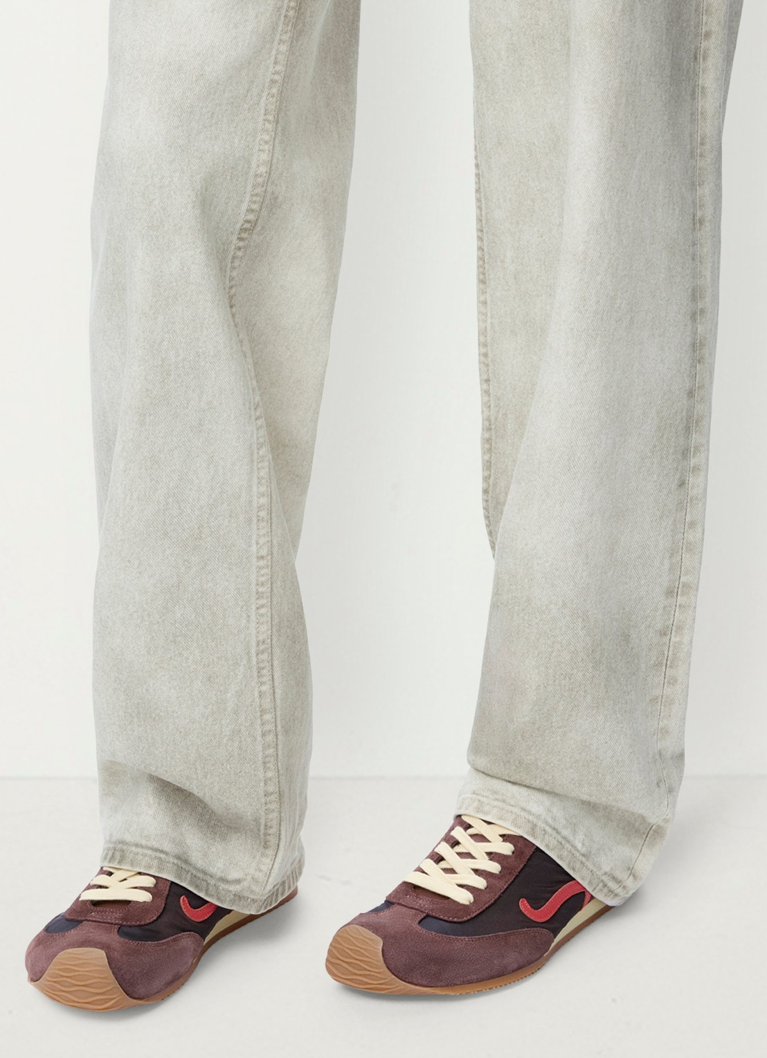 LOEWE Ballet Runner 2.0 sneaker met leren details - voorkant 5 bruin
