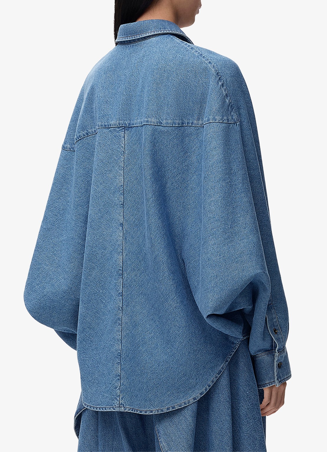 LOEWE Blouse van denim met logoborduring - achterkant indigo