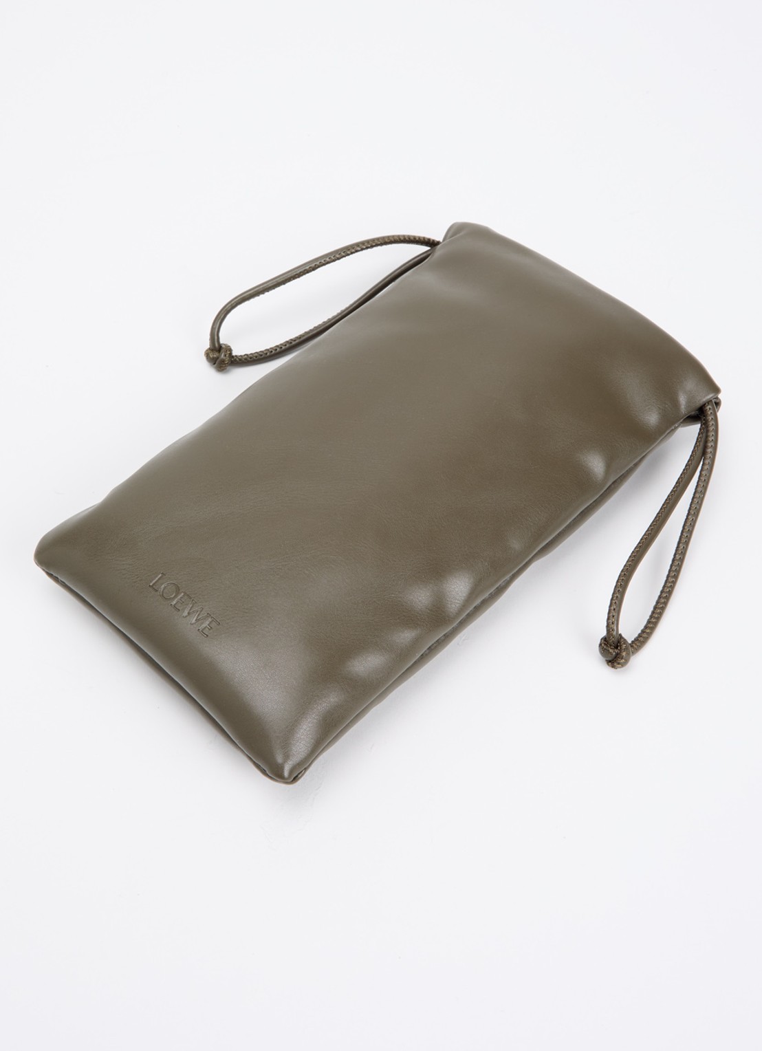 LOEWE Cat Eye zonnebril E4000250  - detail 2 zwart