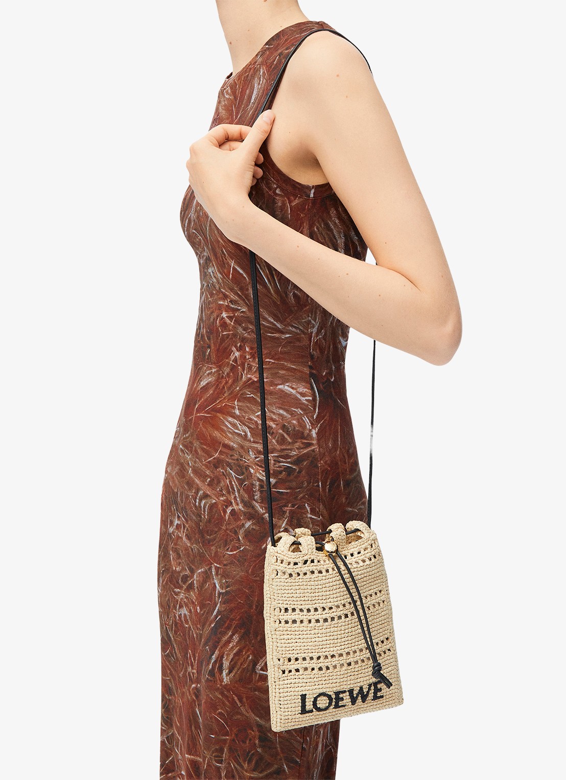 LOEWE Crossbodytas van raffia met logoborduring - detail 7 creme