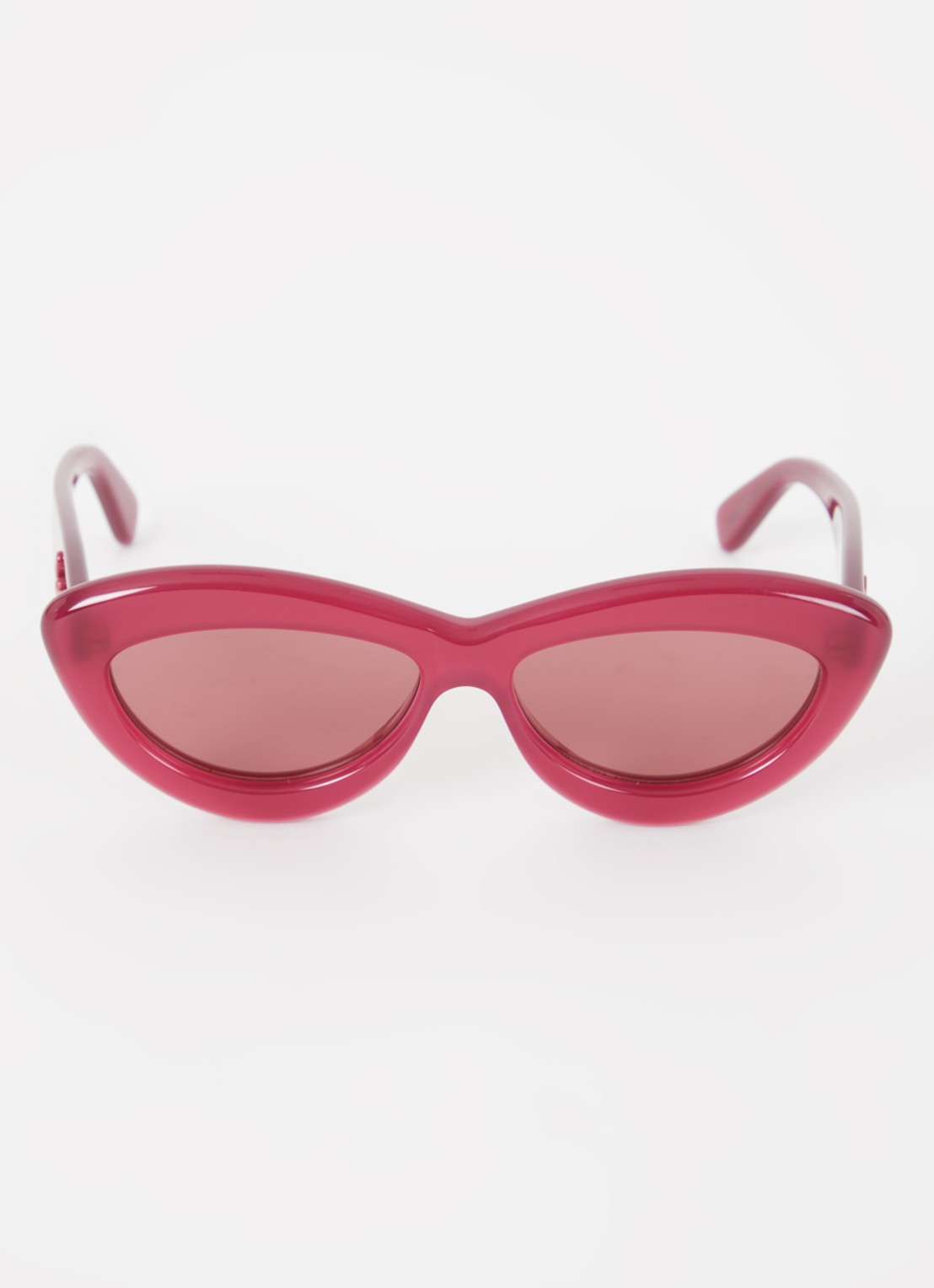 LOEWE Curvy zonnebril LW40096I - detail kersenrood