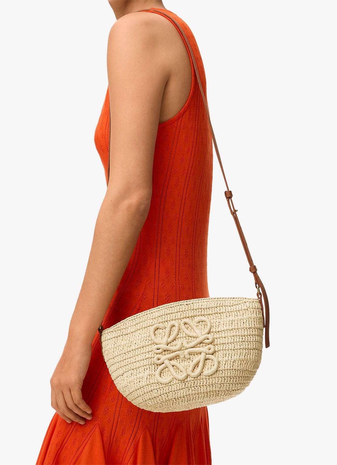 LOEWE Eclipse crossbodytas van raffia met logo - voorkant 5 beige