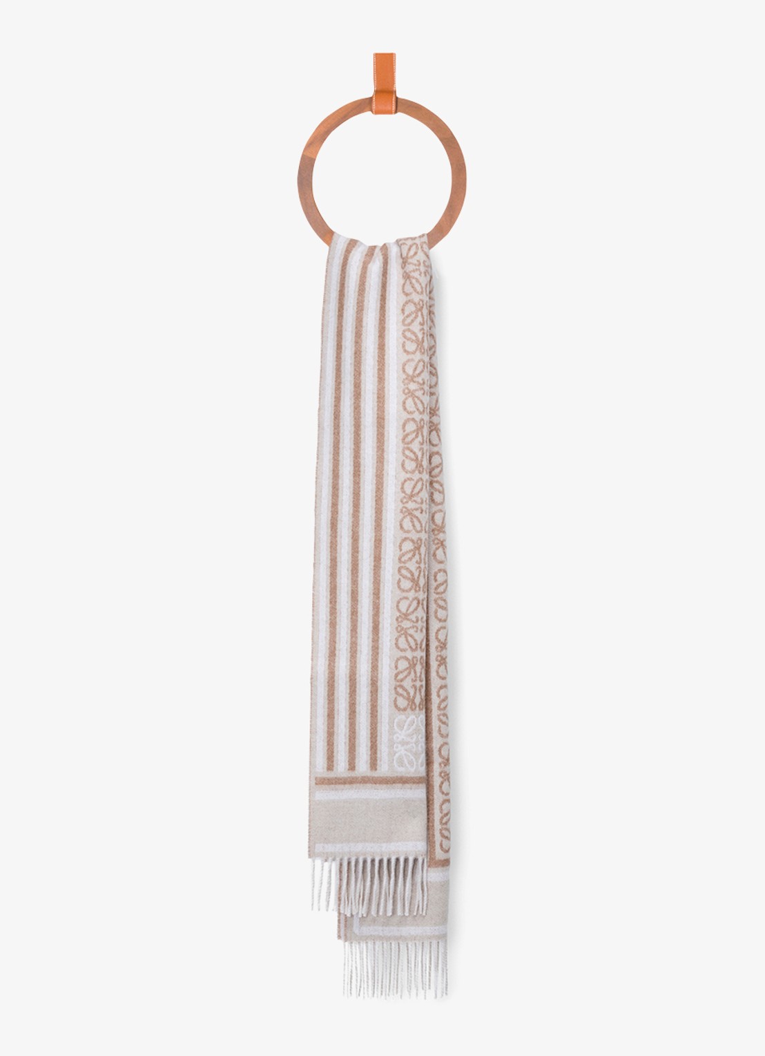 LOEWE Fijngebreide sjaal in kasjmierblend met logo 180 x 30 cm - voorkant 2 beige
