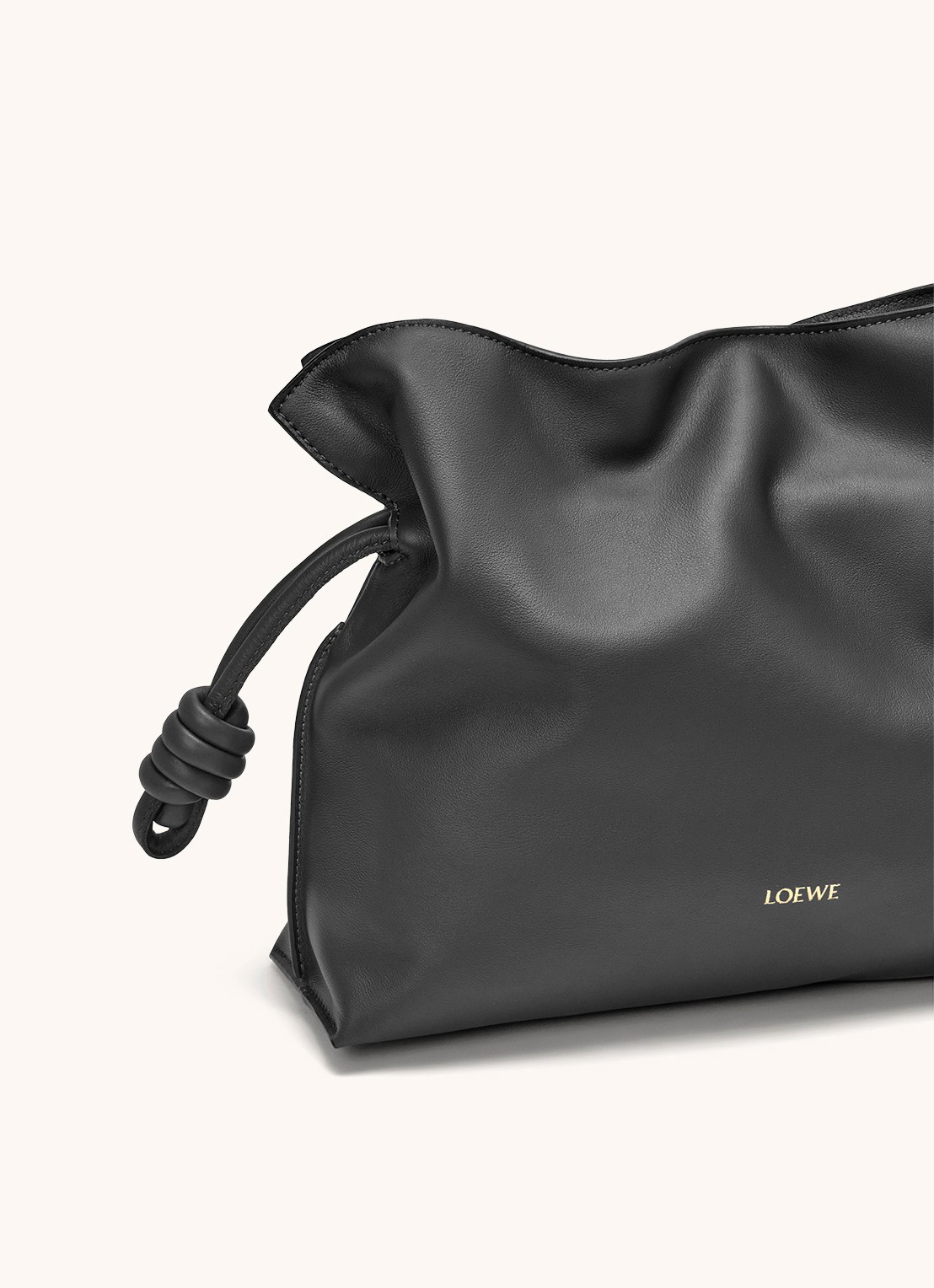 LOEWE Flamenco clutch van kalfsleer - detail 4 zwart