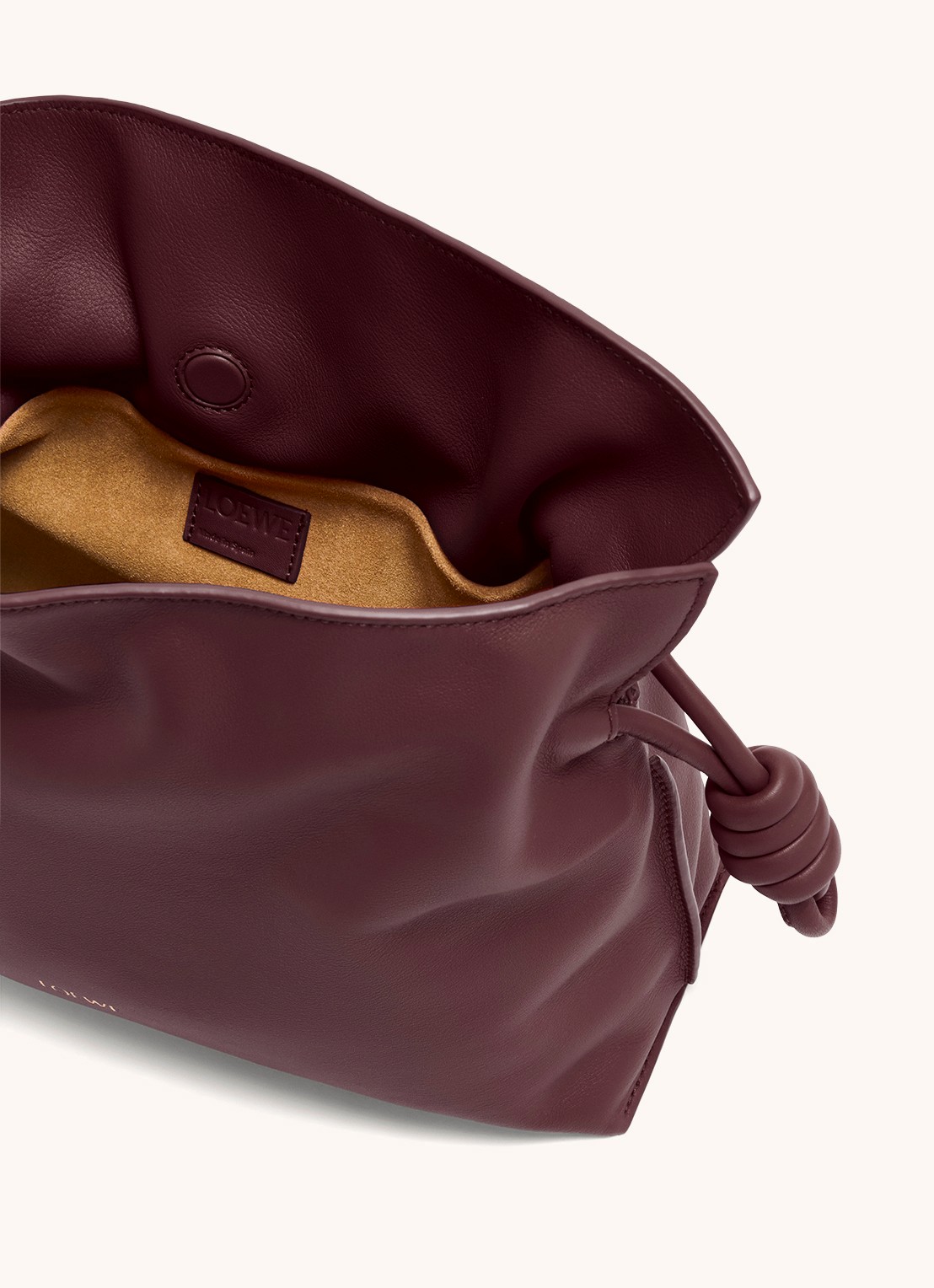 LOEWE Flamenco clutch van kalfsleer - detail 2 bordeauxrood