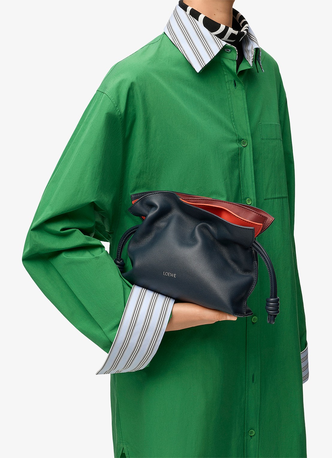 LOEWE Flamenco Layers Mini clutch van kalfsleer - detail 5 donkerblauw