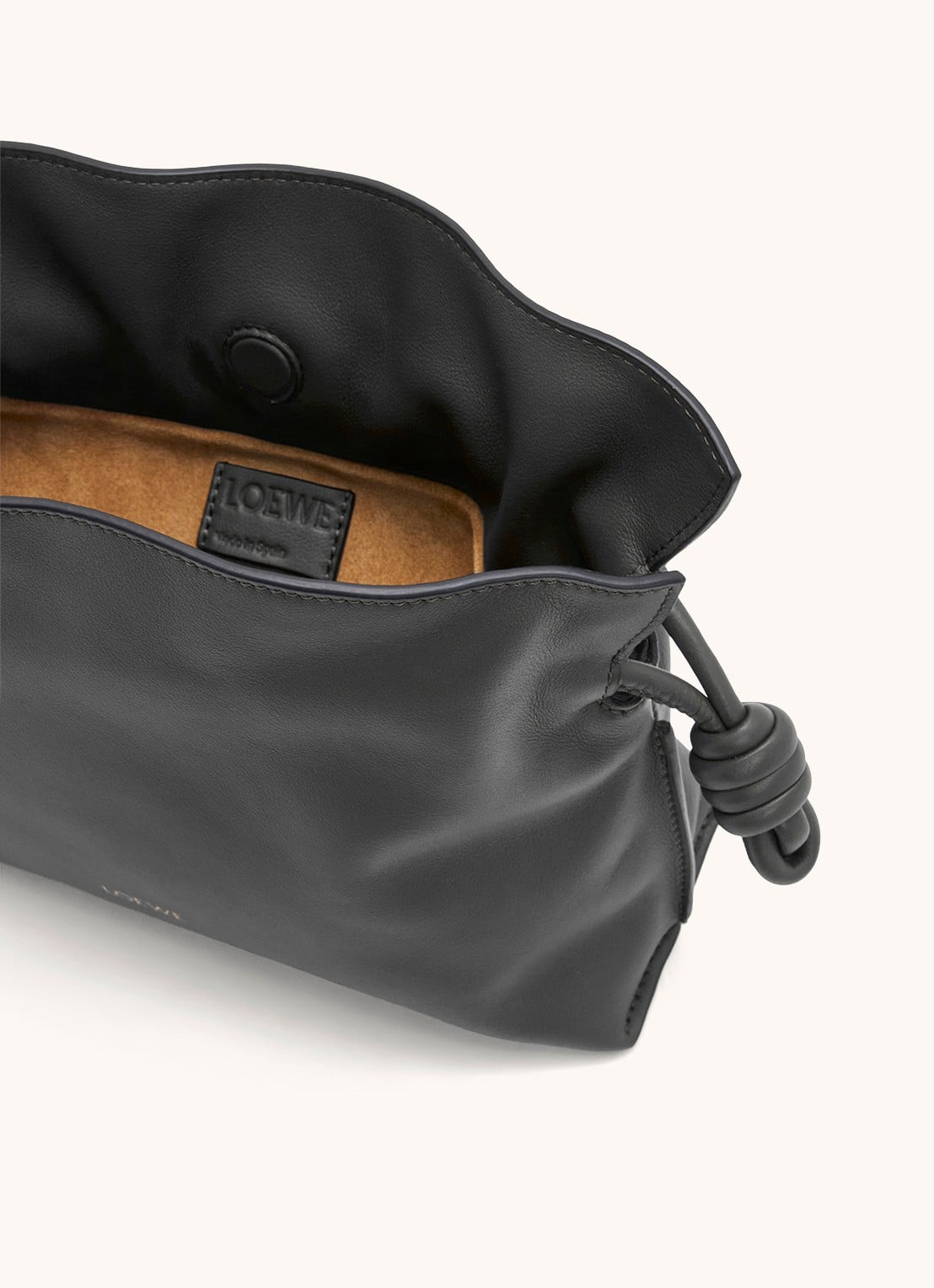 LOEWE Flamenco Mini clutch van kalfsleer - detail 3 zwart