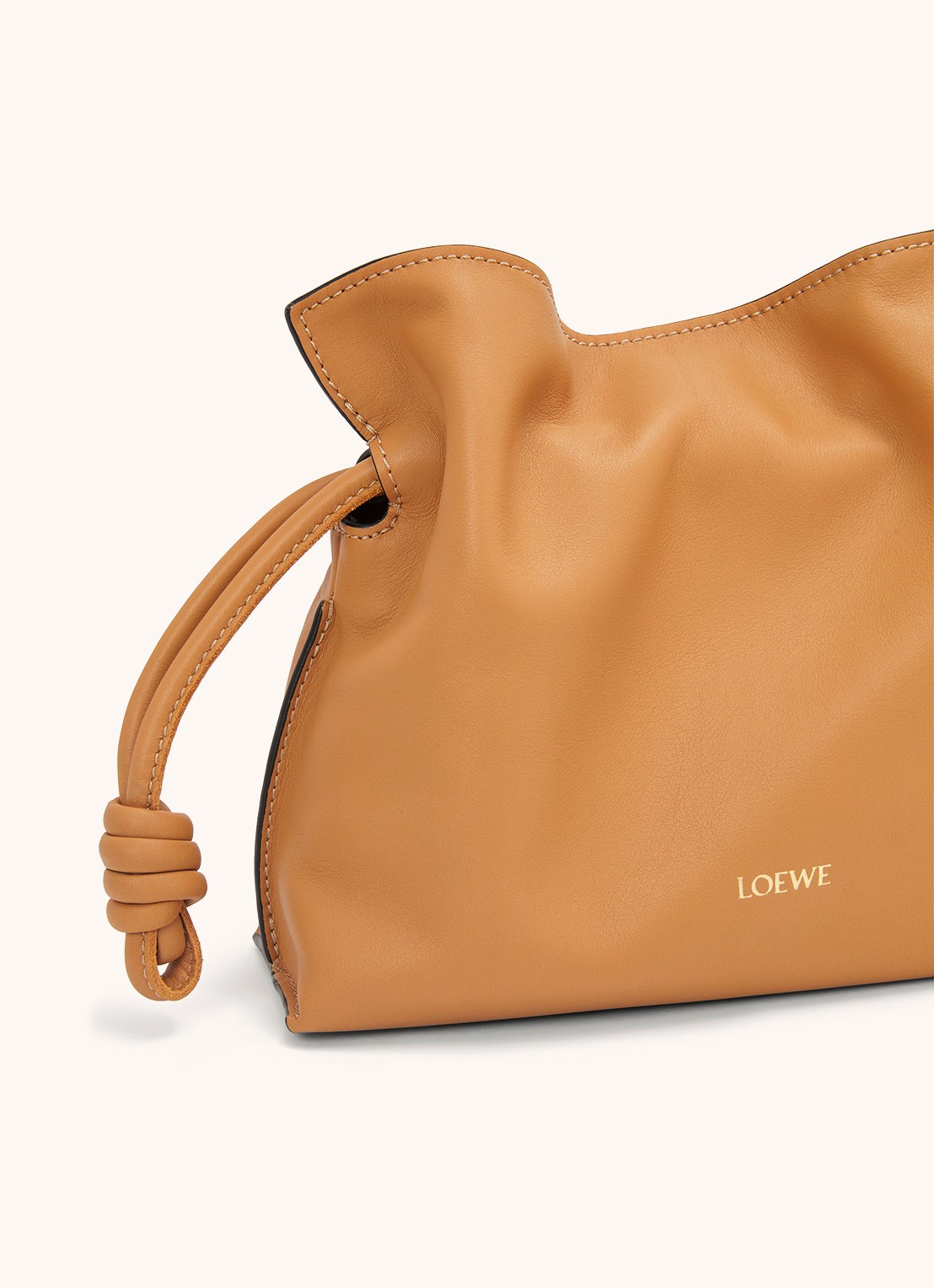 LOEWE Flamenco Mini clutch van kalfsleer - detail 6 camel