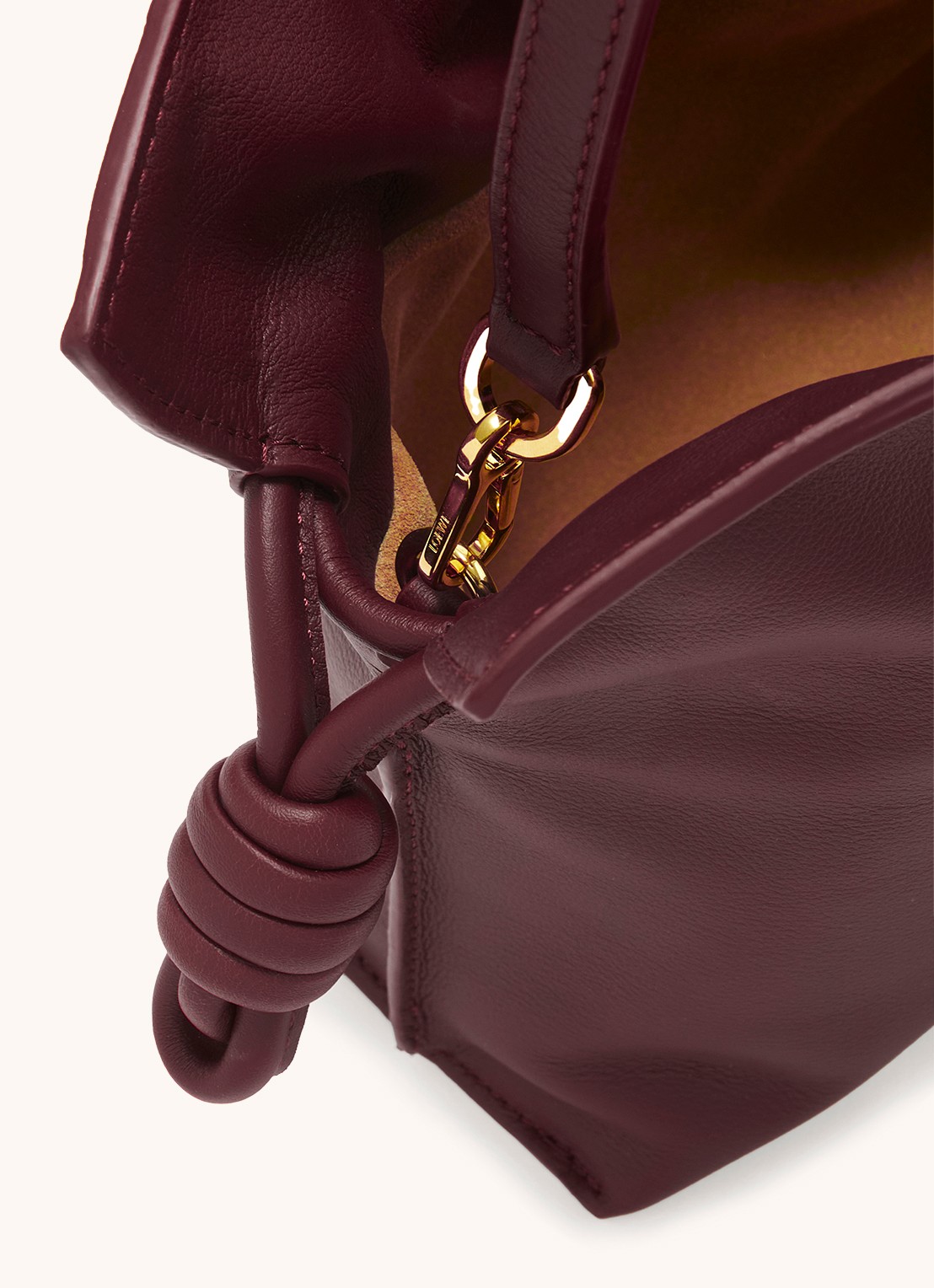 LOEWE Flamenco Mini clutch van kalfsleer - detail 3 bordeauxrood