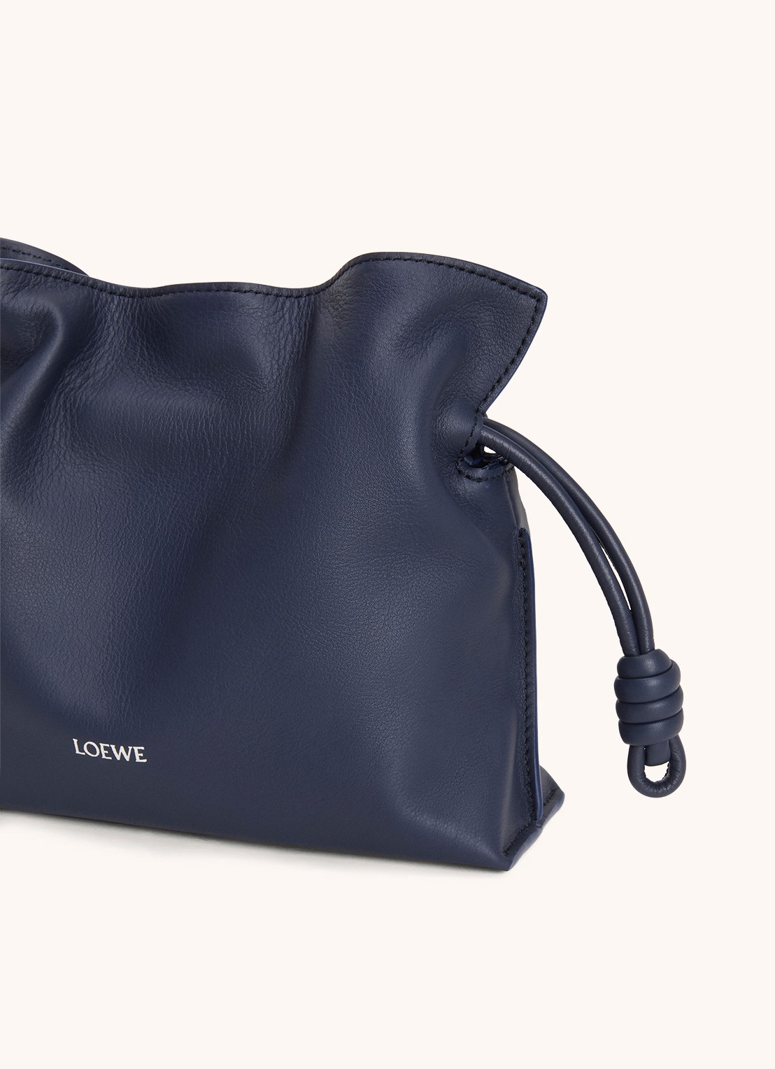 LOEWE Flamenco Mini clutch van kalfsleer - detail 3 donkerblauw